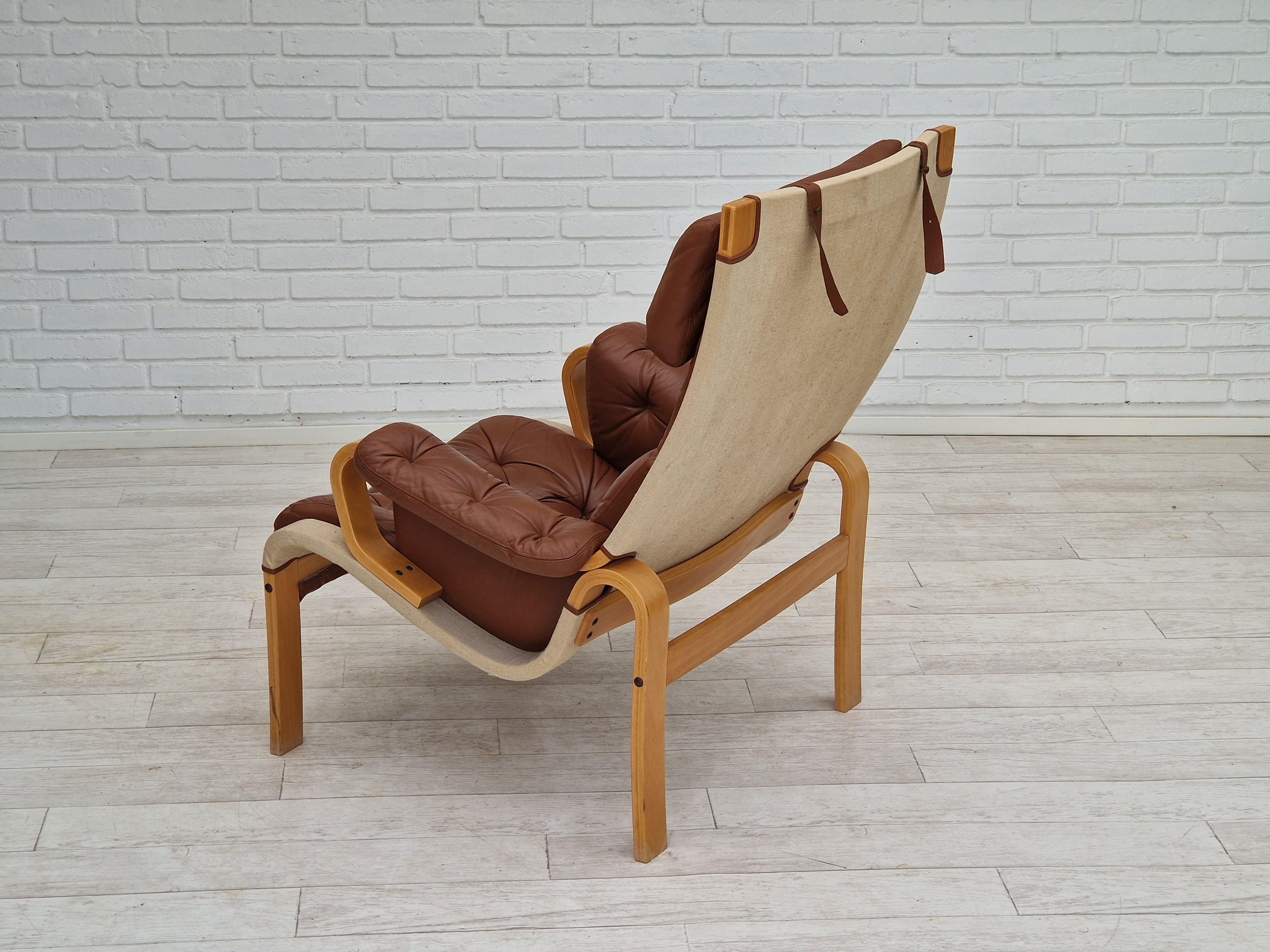 1970-80s, Danish design by Jeki Møbler, armchair in leather, beech bent wood. For Sale 1