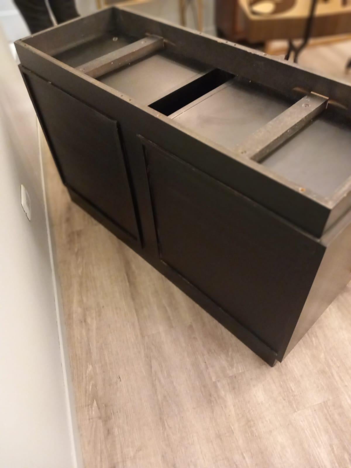 Fine XX secolo 1970 Acerbis Credenza a due ante laccata nera in vendita
