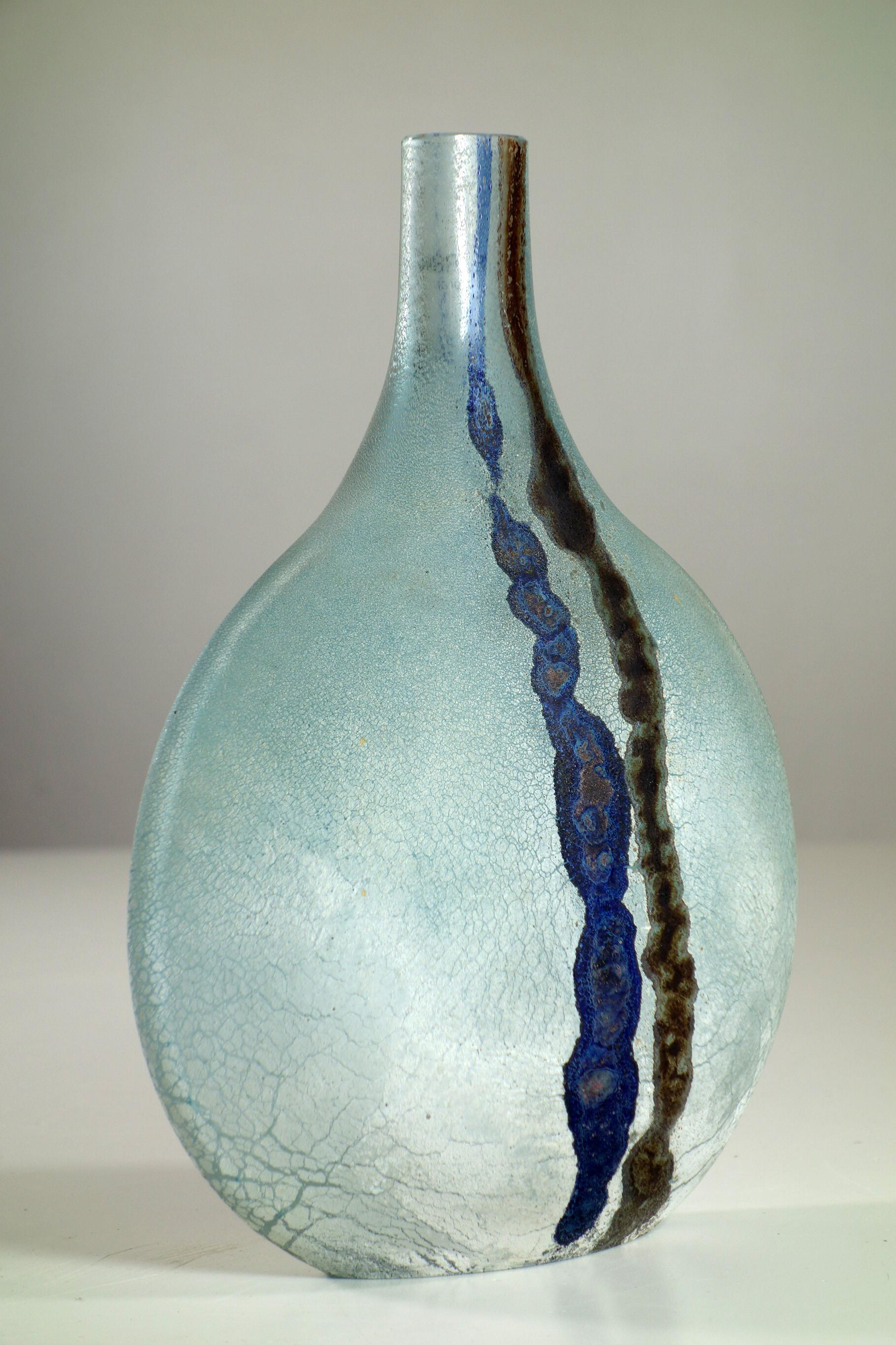 1970 Alfredo Barbini Blue Scavo Murano Glass Vase In Excellent Condition In Brescia, IT