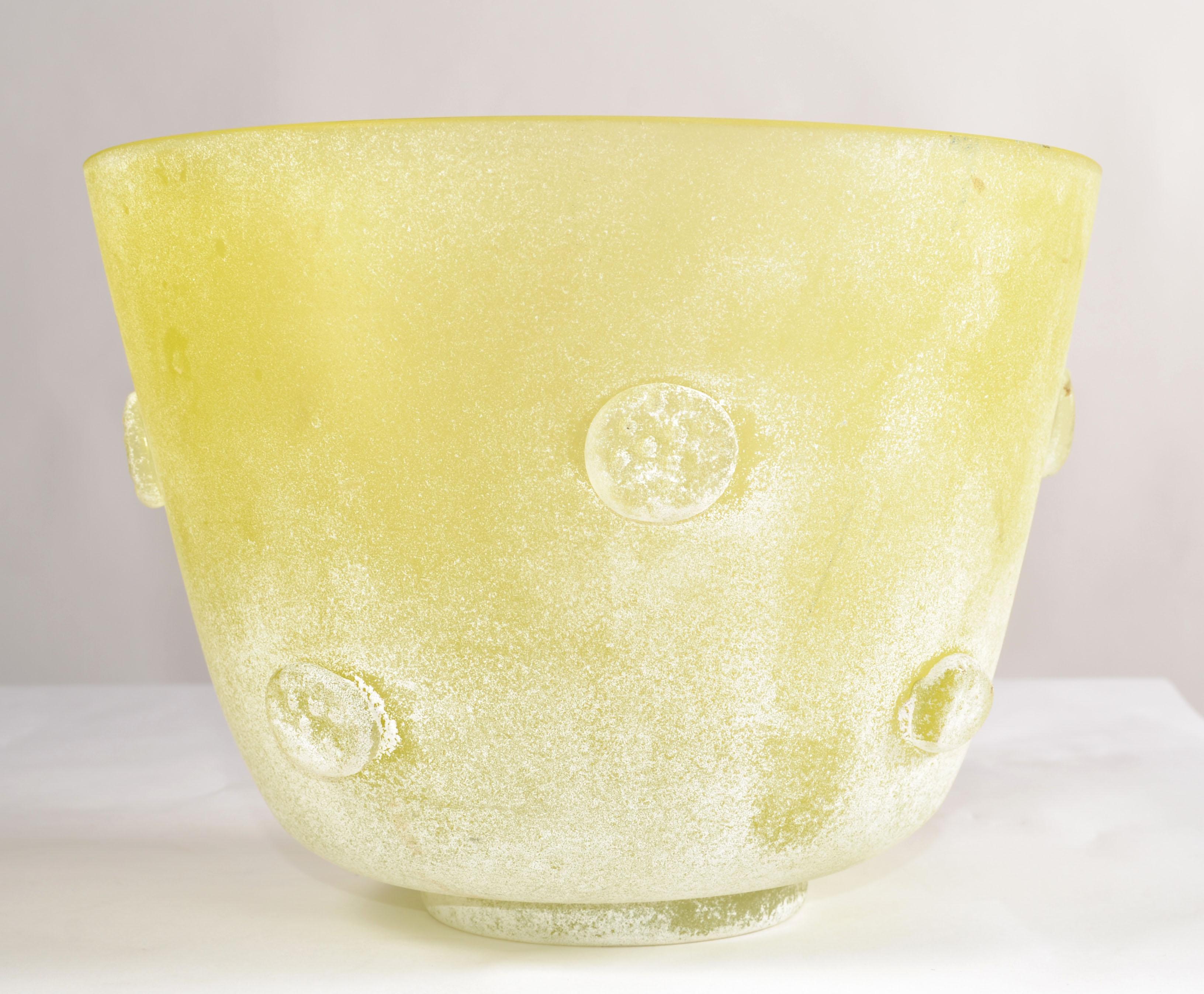 Mid-Century Modern 1970 Archimede Seguso Scavo Yellow Frosted Bowl Italy White Seguso Vetri d'Arte For Sale