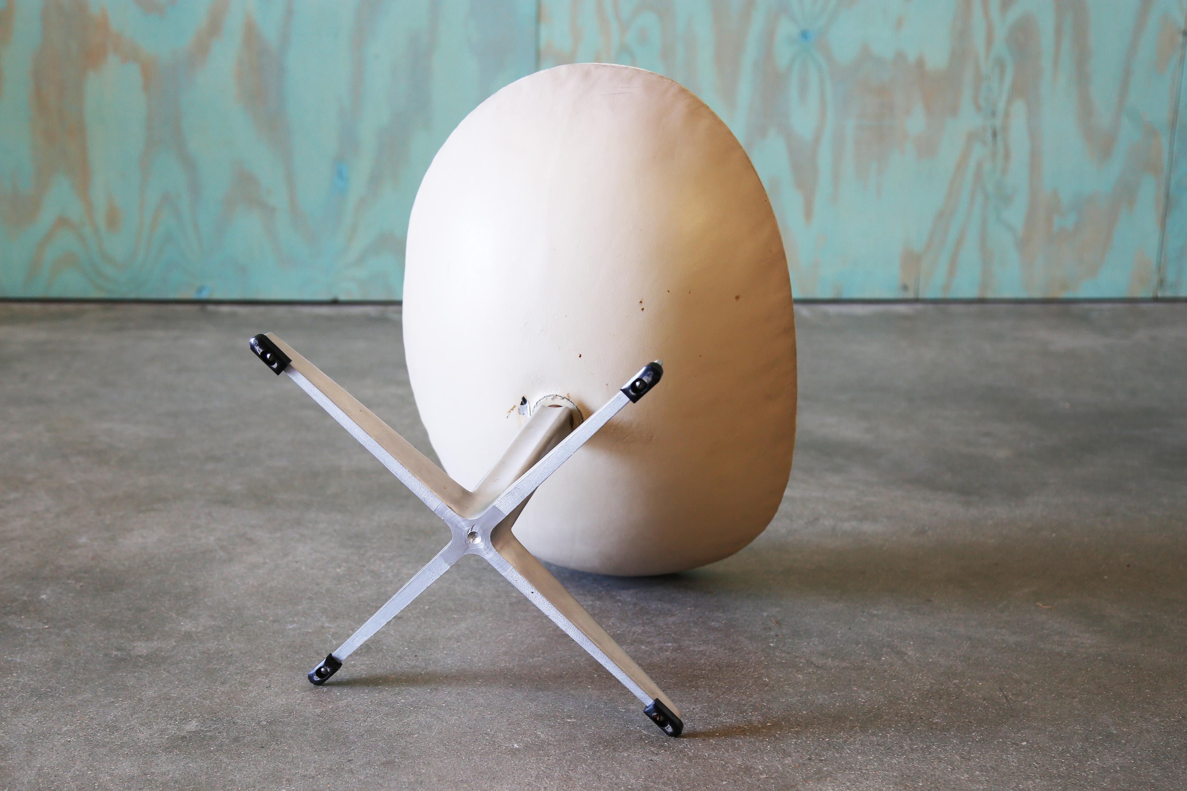 1970 Arne Jacobsen für Fritz Hansen Ei Ottomane Dänisch Mid Century Modern im Angebot 3