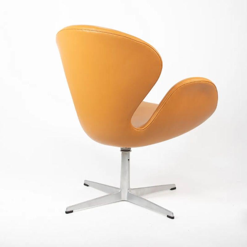 1970 Arne Jacobsen for Fritz Hansen Swan Chair in New Cognac Leather In Good Condition For Sale In Philadelphia, PA