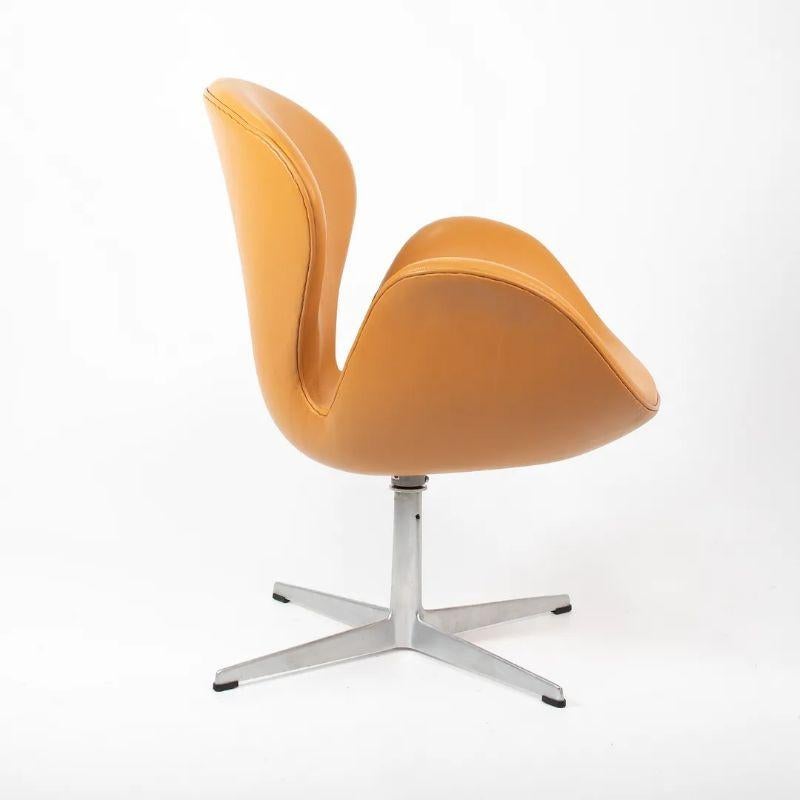 Late 20th Century 1970 Arne Jacobsen for Fritz Hansen Swan Chair in New Cognac Leather For Sale