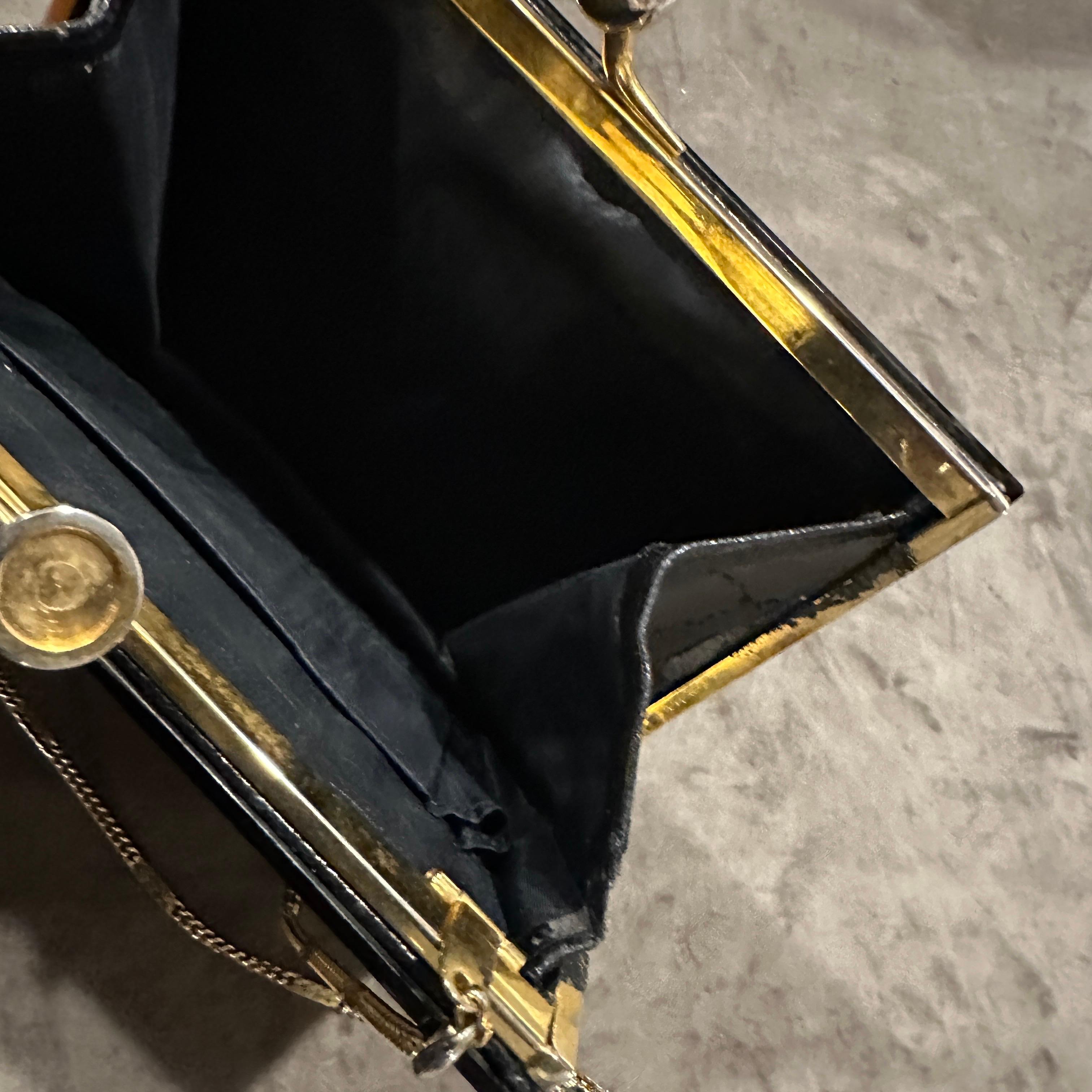 1970 Borsa a tracolla italiana in bachelite nera e ottone dorato in stile Art Deco in vendita 1