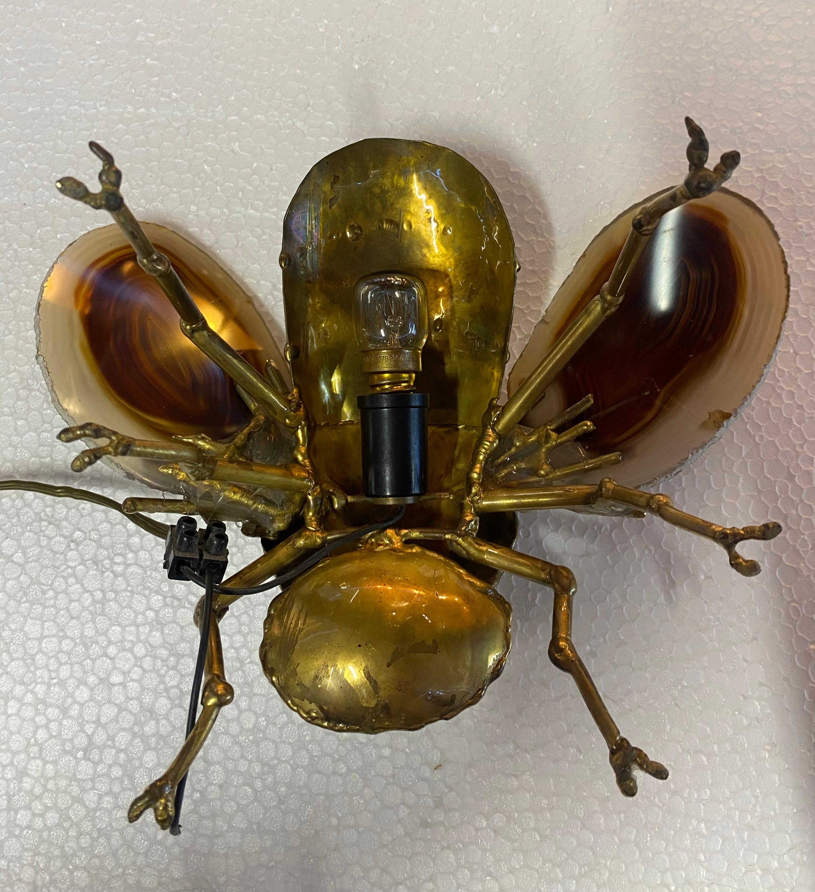 French 1970’ Bee Wall Lamp in Bronze or Brass, Duval Brasseur Or Isabelle Faure, 1 Bulb For Sale