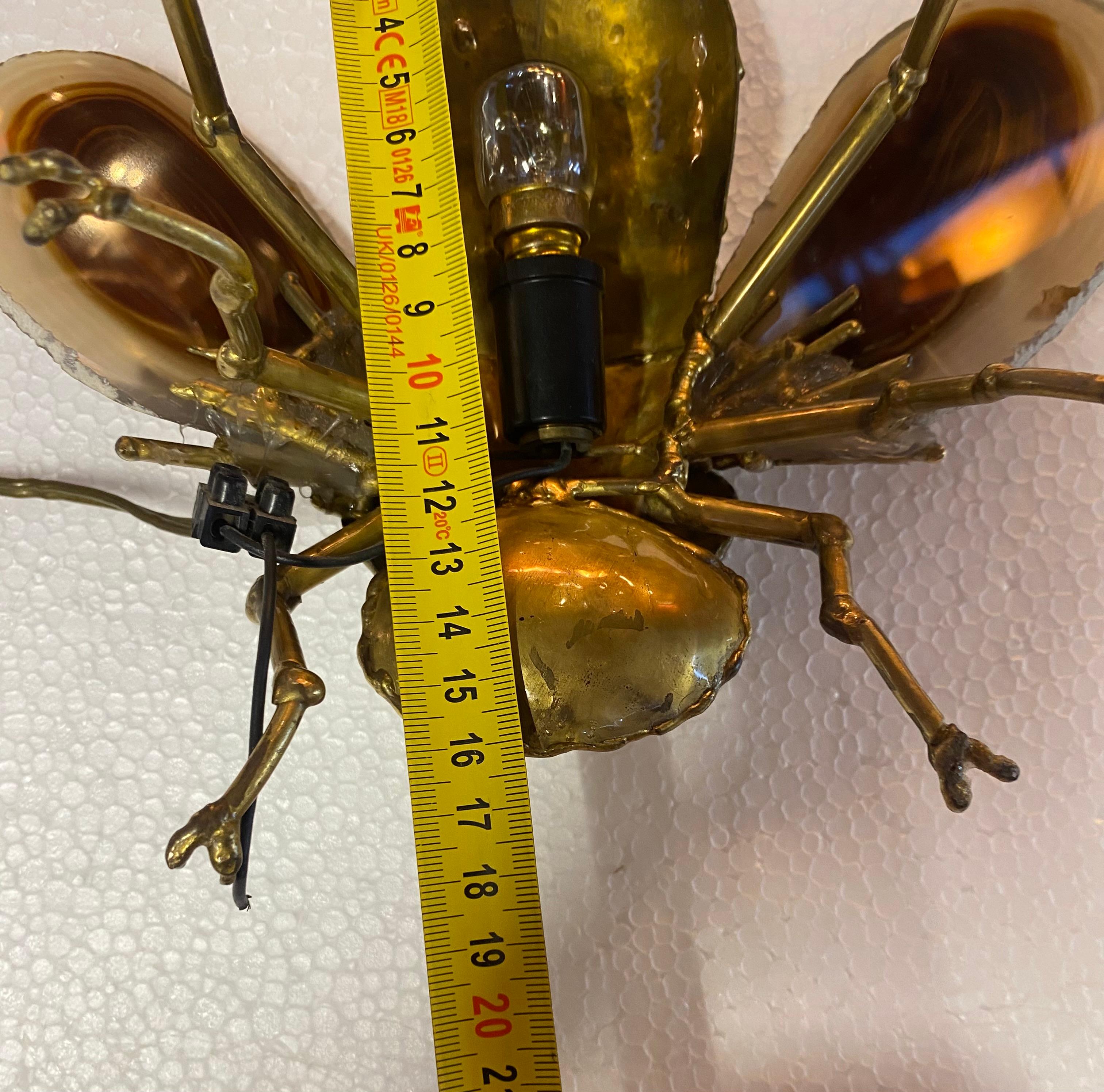 1970’ Bee Wall Lamp in Bronze or Brass, Duval Brasseur Or Isabelle Faure, 1 Bulb In Good Condition For Sale In Paris, FR