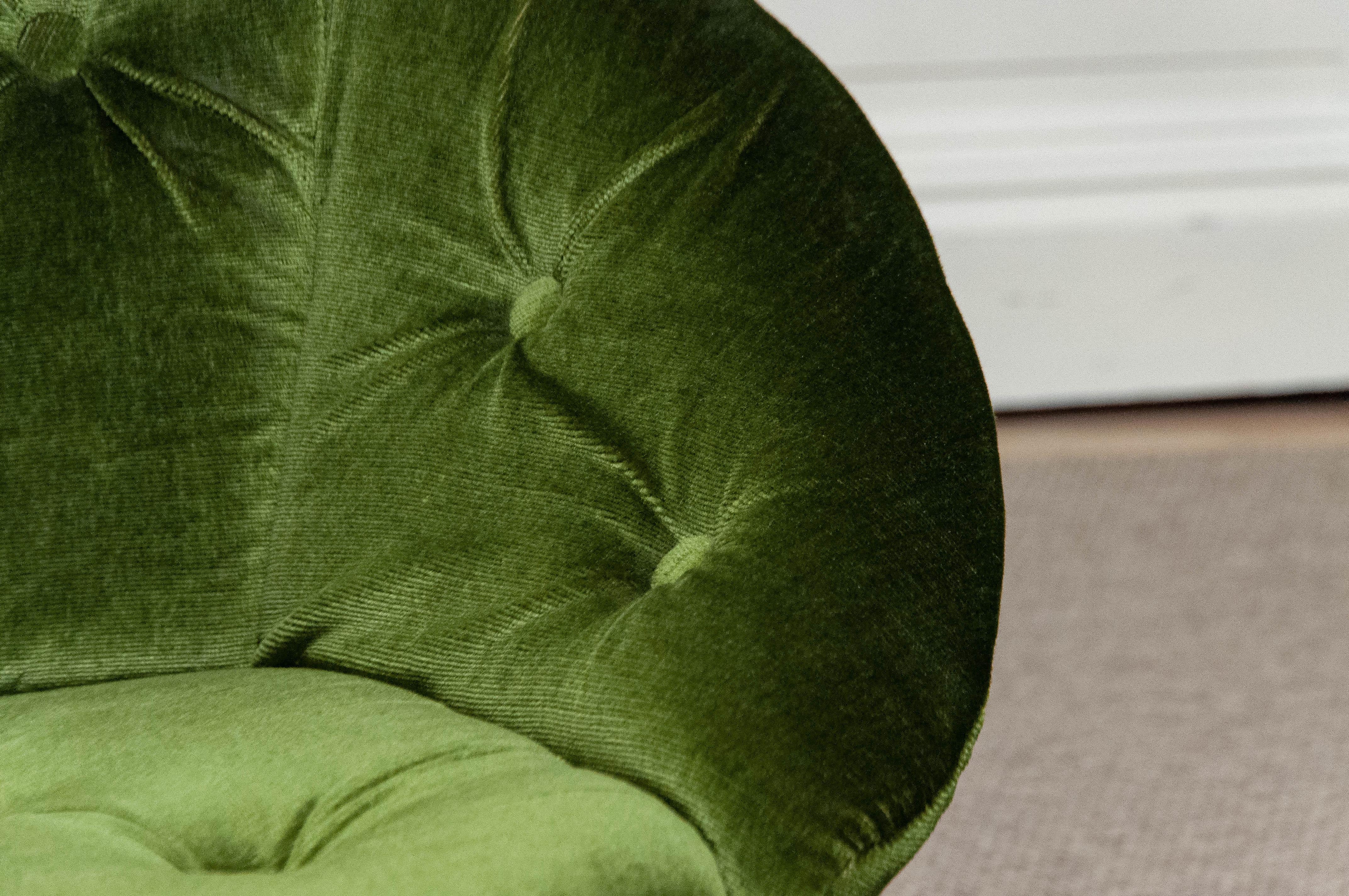 1970 Bentwood Swivel Chair Model 'Convair' In Green Velvet by Oddmund Vad In Good Condition For Sale In Silvolde, Gelderland