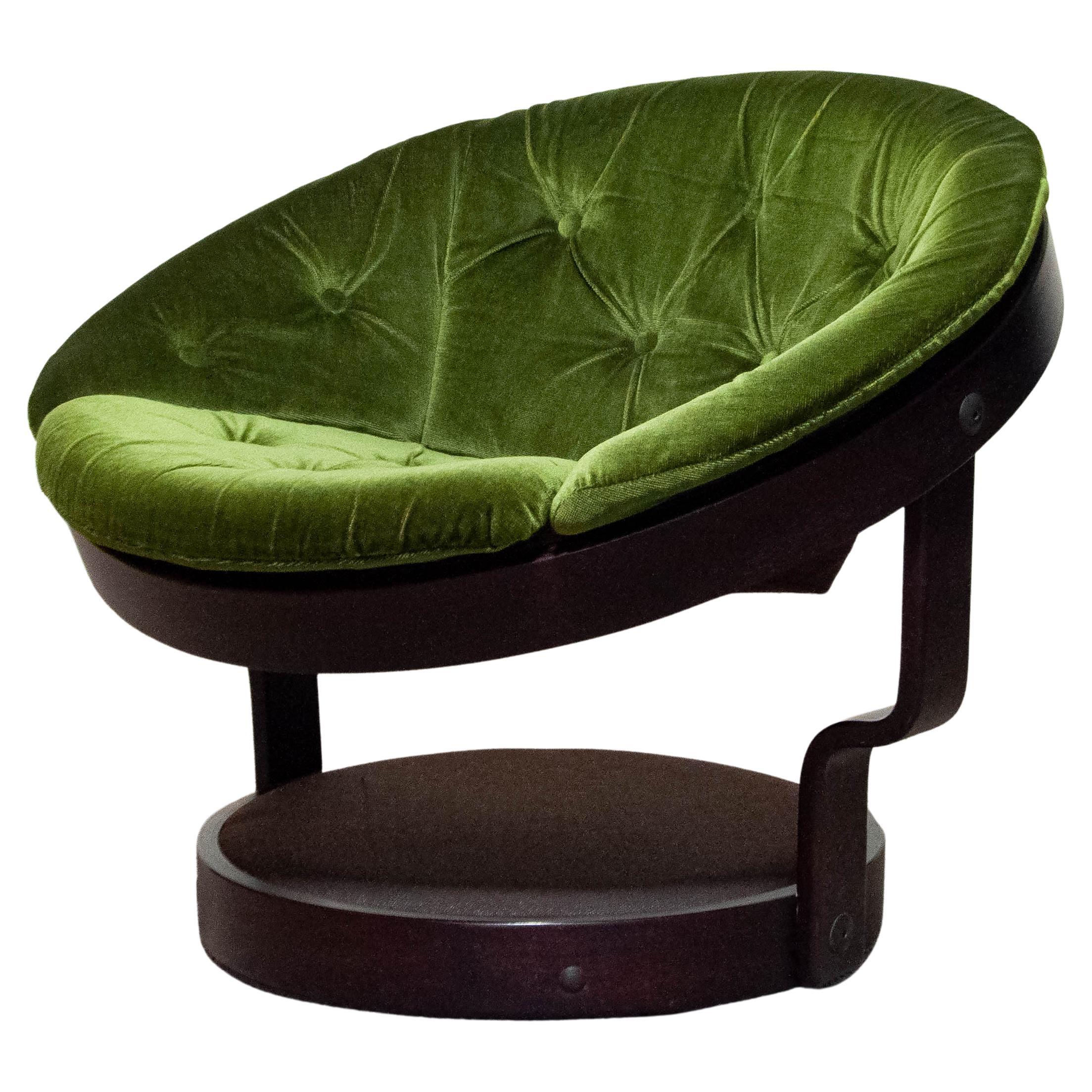 1970 Bentwood Swivel Chair Model 'Convair' In Green Velvet by Oddmund Vad For Sale