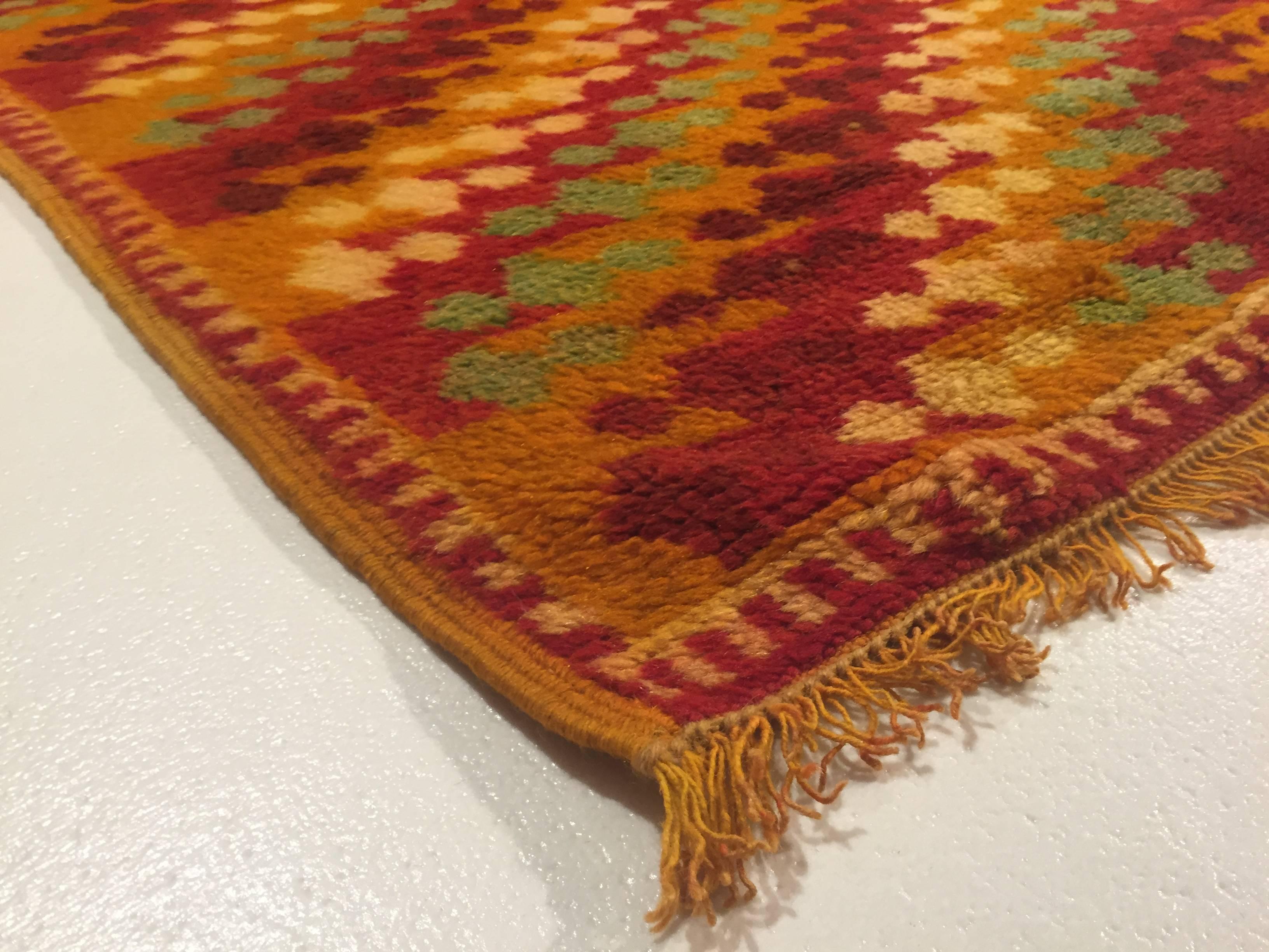 1970 Berber Tribal Moroccan Hand-Knotted Rug Yellow Red Long and Narrow For Sale 2