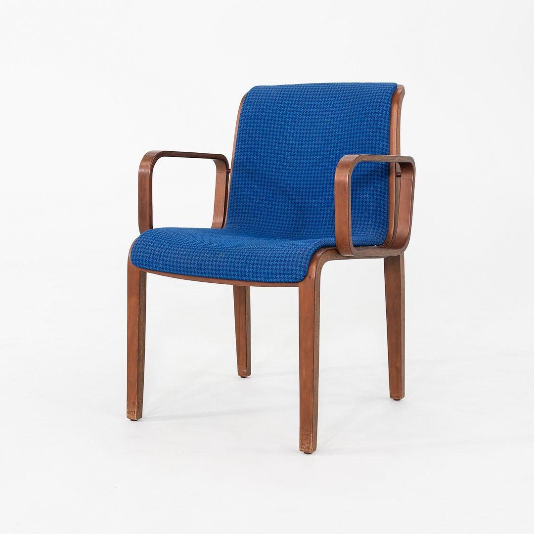 Moderno 1970 Bill Stephens 1300 Series Dining Chair per Knoll in tessuto viola e noce in vendita