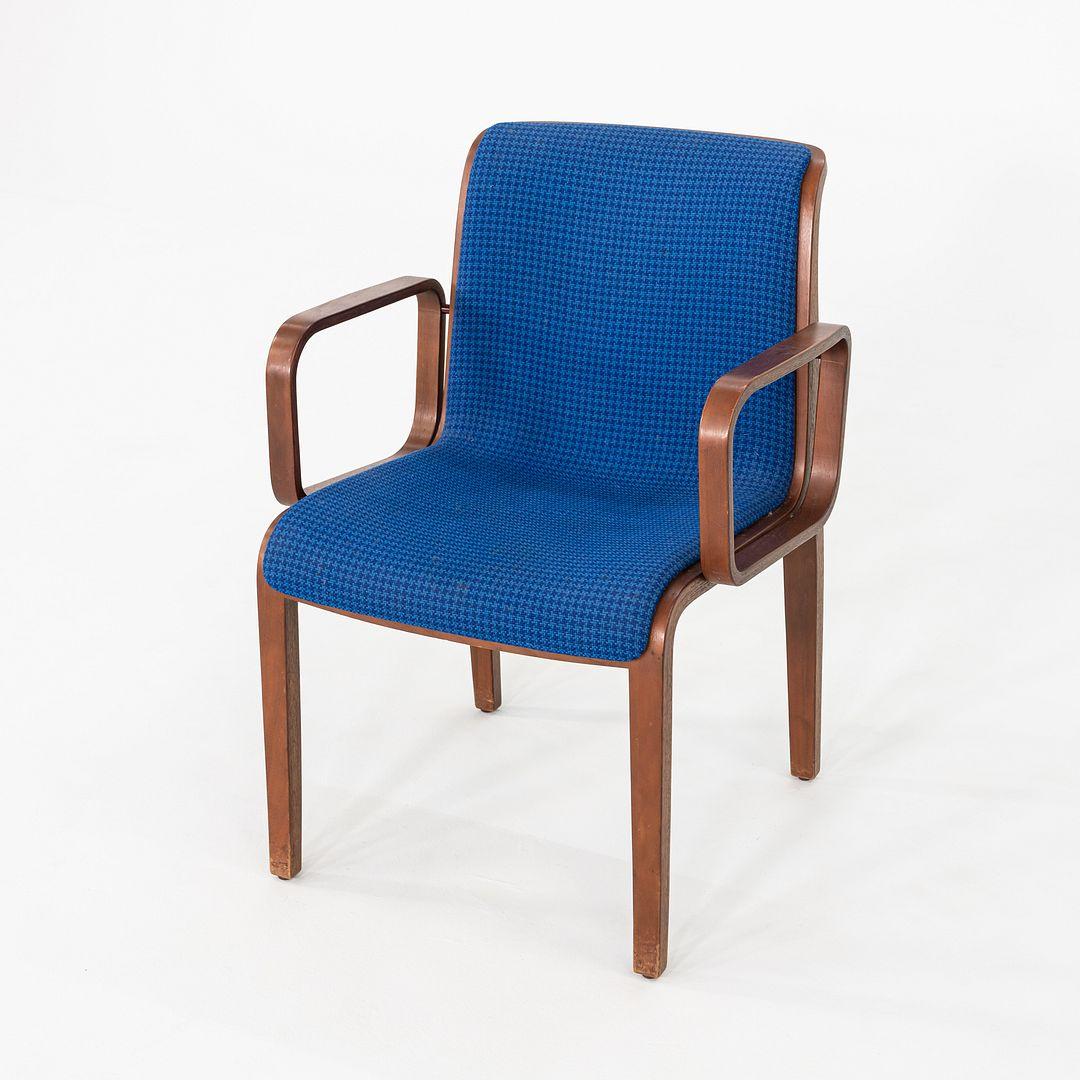 1970 Bill Stephens 1300 Series Dining Chair per Knoll in tessuto viola e noce In condizioni buone in vendita a Philadelphia, PA