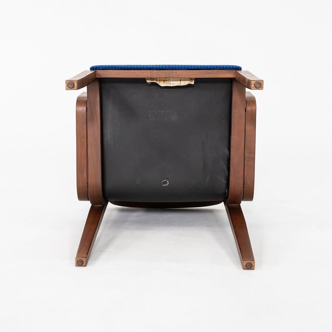 Noce 1970 Bill Stephens 1300 Series Dining Chair per Knoll in tessuto viola e noce in vendita