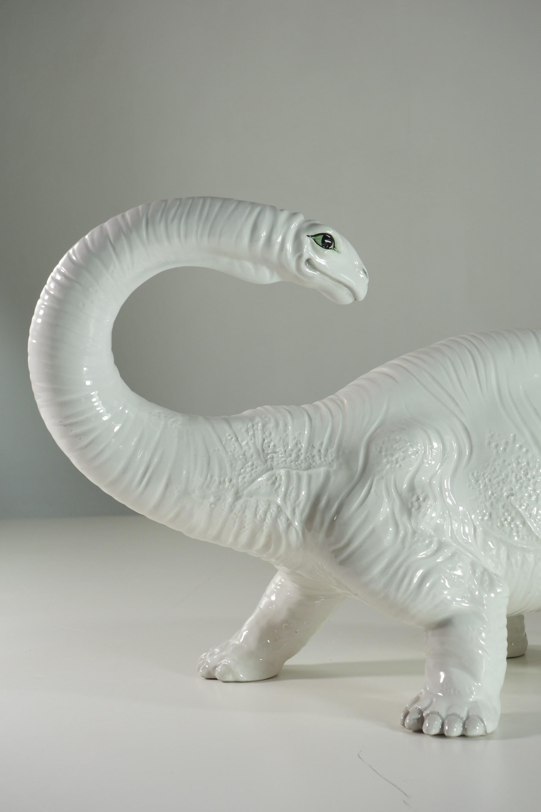 Sculpture en céramique blanche Dinosaur Bassano, Italie, 1970 Excellent état à Brescia, IT