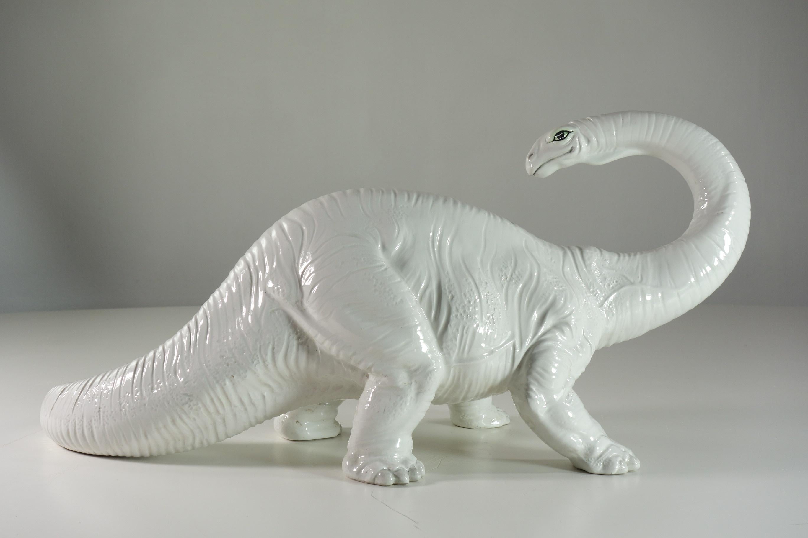 Milieu du XXe siècle Sculpture en céramique blanche Dinosaur Bassano, Italie, 1970