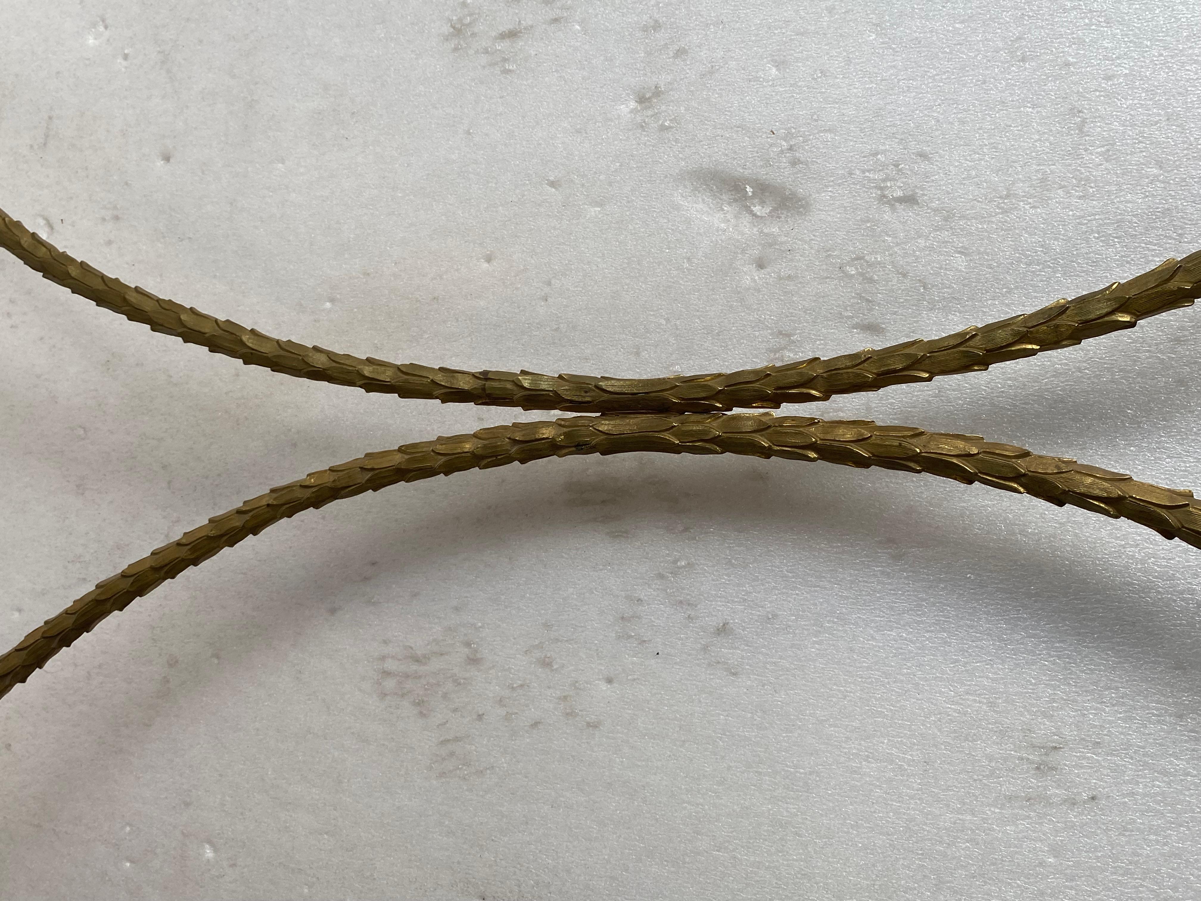 1970′ Mesa de centro de bronce Modelo palmera, Maison Charles Firmado, 52 x 26 x A 17 mediados del siglo XX en venta