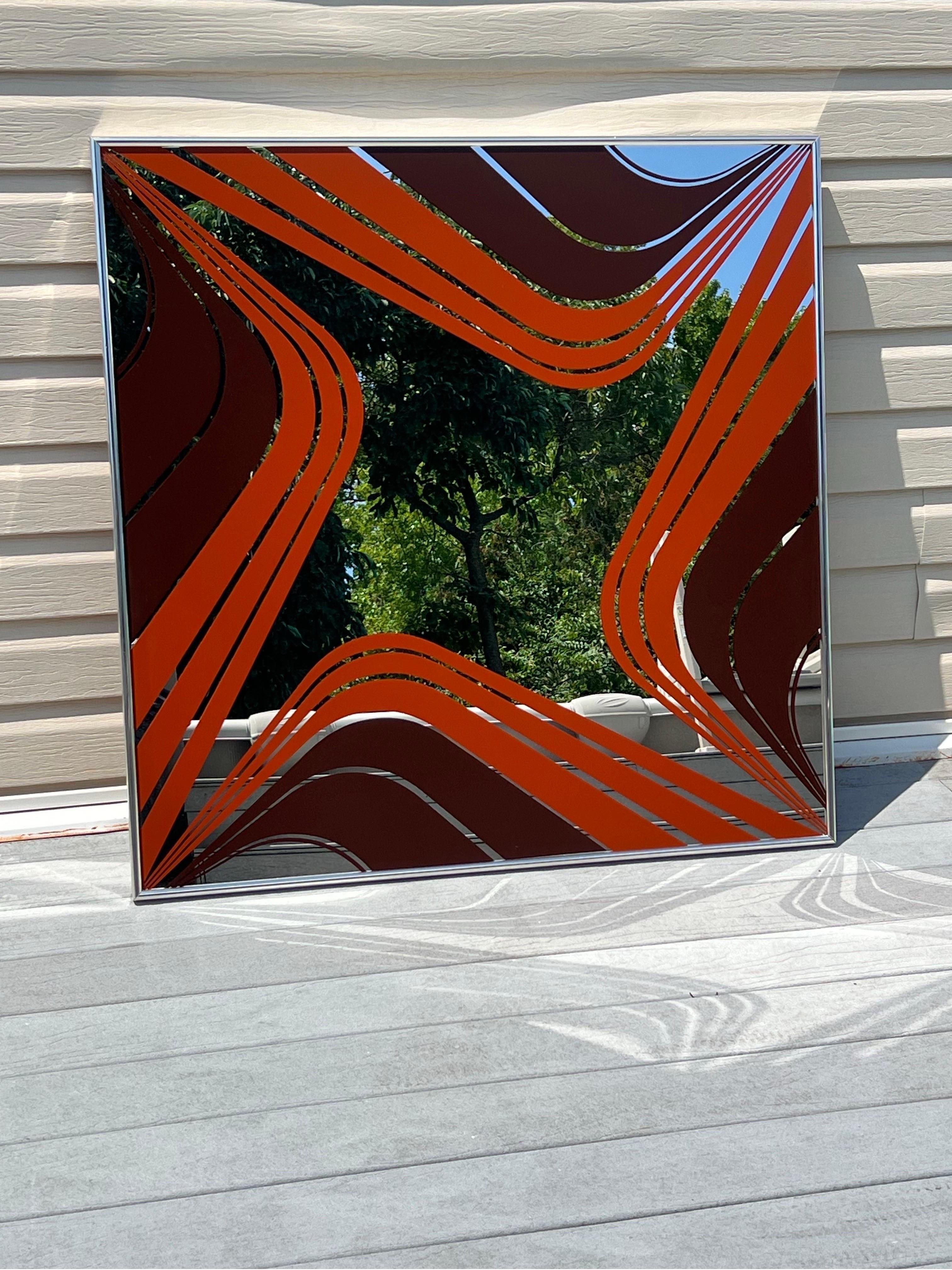 Américain 1970 Miroir Turner à motif ondulé orange Brown en vente