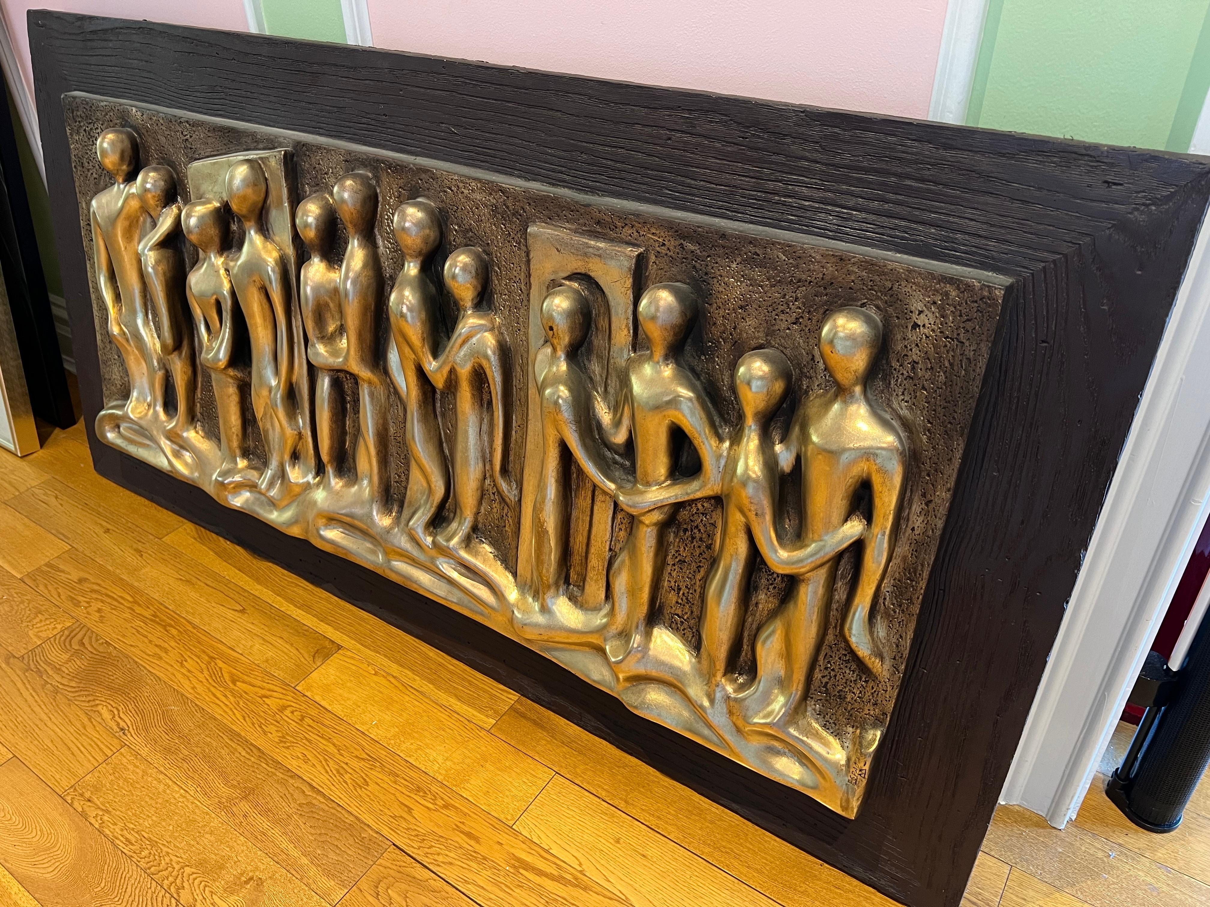 Scultura figurativa da parete in fibra di vetro di Espada, vintage, metà del secolo scorso.

Una scultura da parete in fibra di vetro 3D di coppie androgine nei toni dell'ottone lucido e del rame. Intitolato 