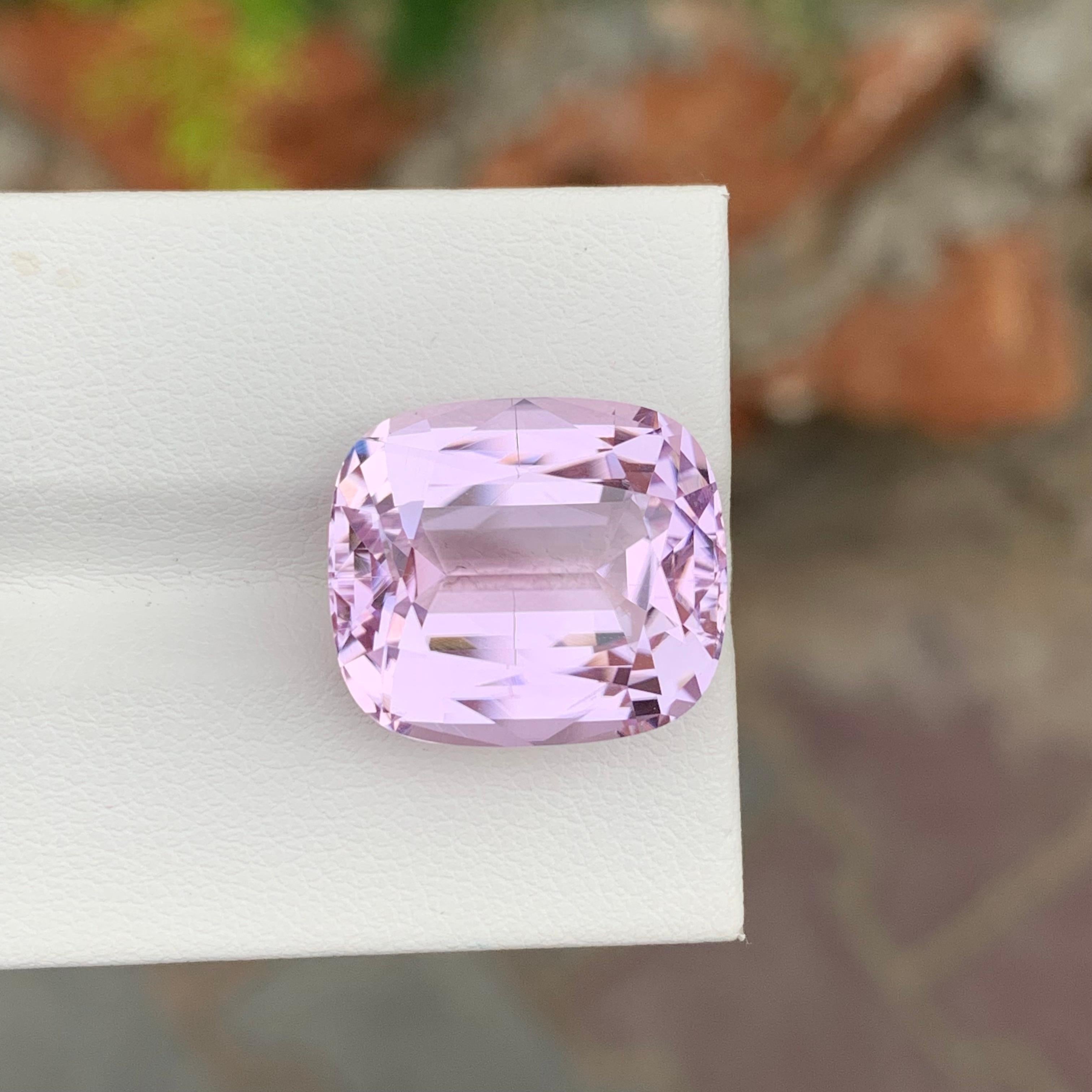 19.70 Carat Natural Loose Pink kunzite Cushion Shape Gem For Necklace For Sale 1