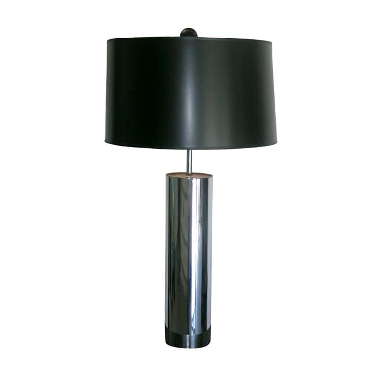  Lampe cylindrique chromée des années 1980, un retour de tendance.