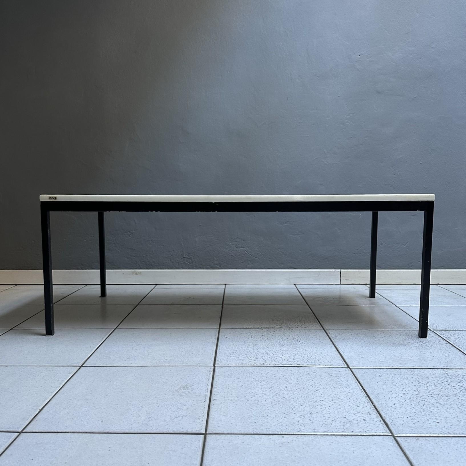 1970 Coffee Table by Knoll Iternational, iron black leg with marble top For Sale 2
