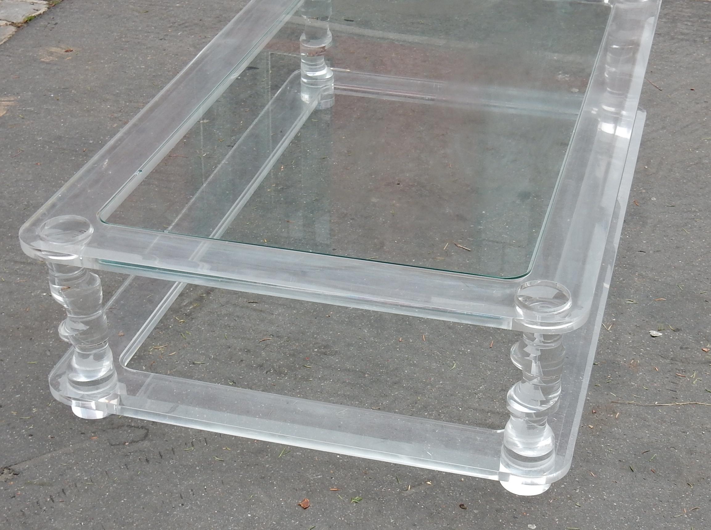 Polished 1970' Coffee Table in Lucite Roméo For Sale