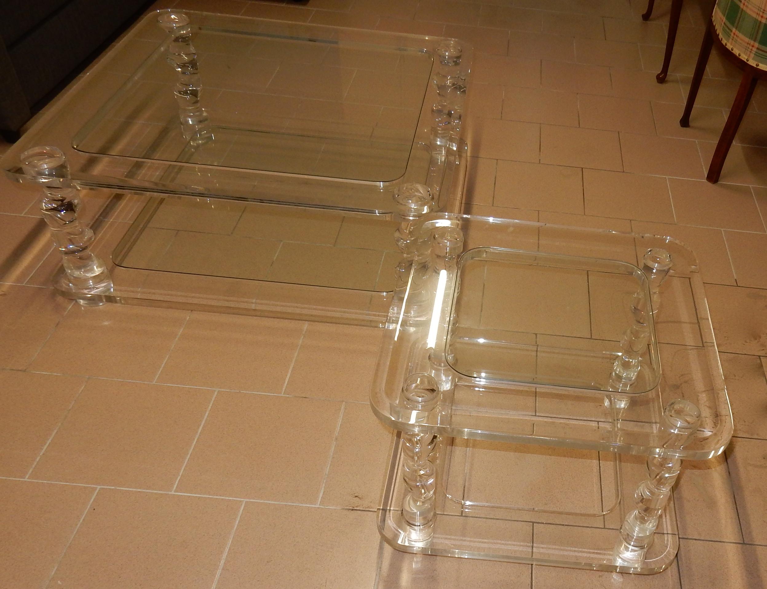 Space Age 1970 Coffee Table in Lucite Roméo And 2 Ends of Sofa Same Model For Sale