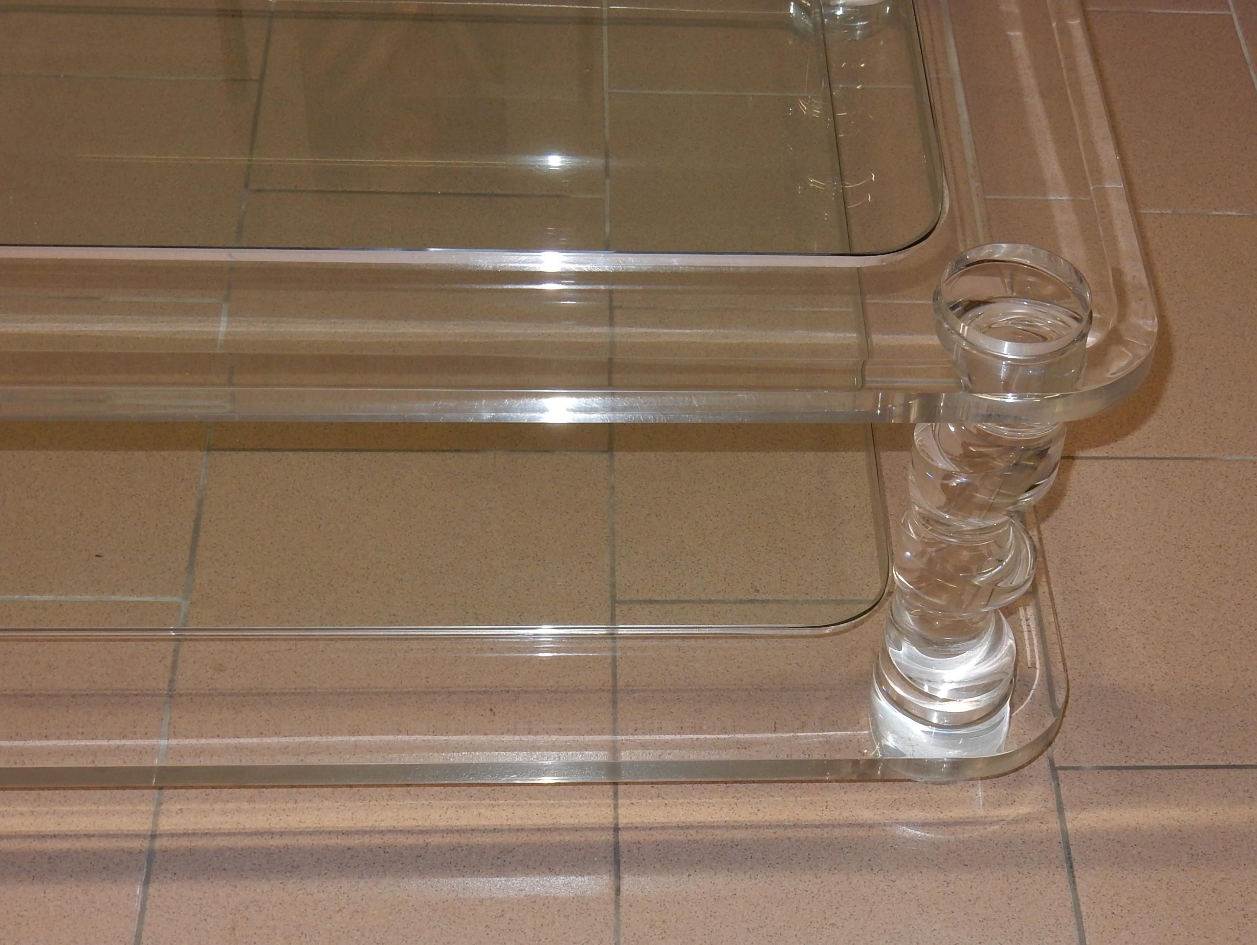 Late 20th Century 1970 Coffee Table in Lucite Roméo And 2 Ends of Sofa Same Model For Sale
