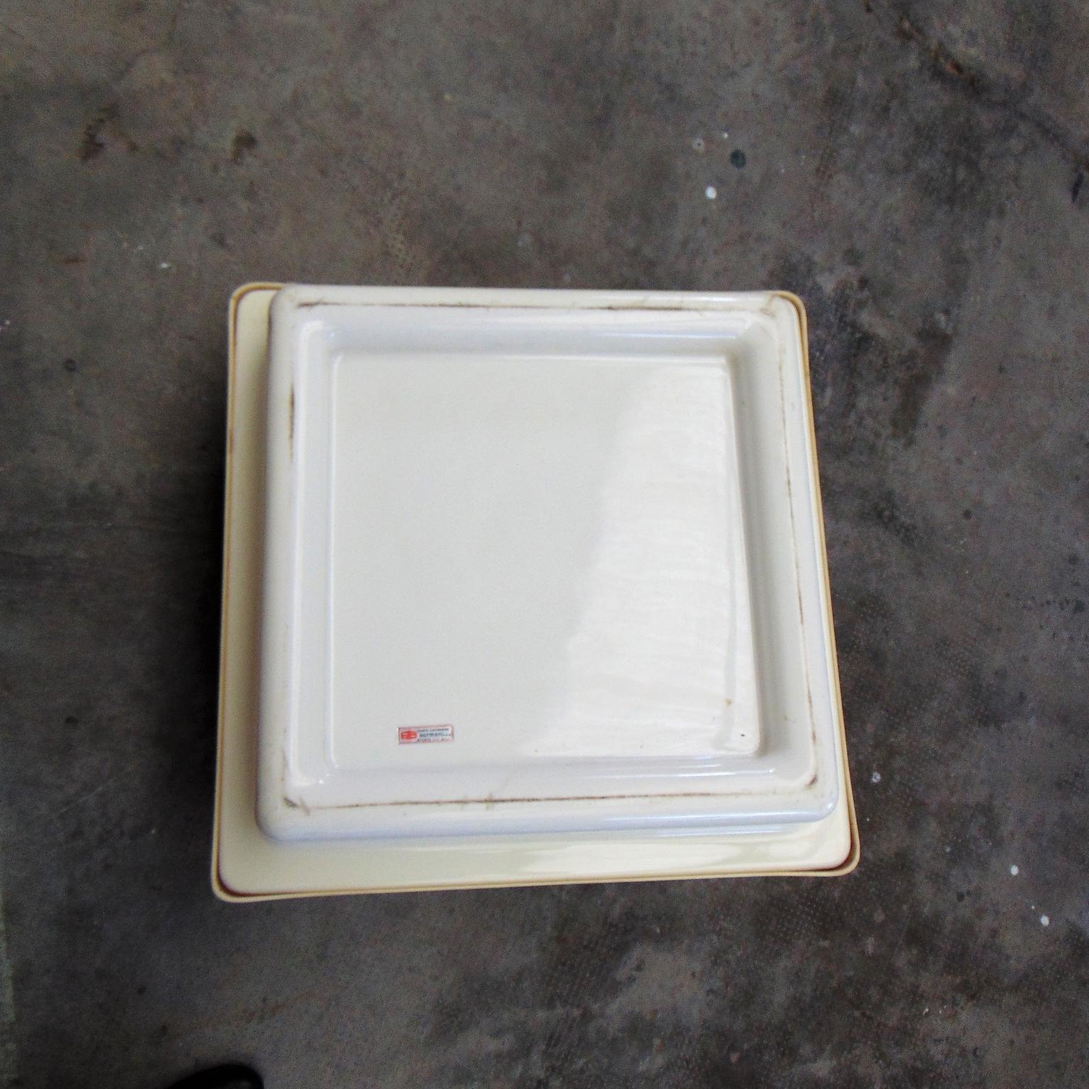 1970 Coffee Table Thermoformed White Plastic, Studio Da, by Sormani, Italy 5