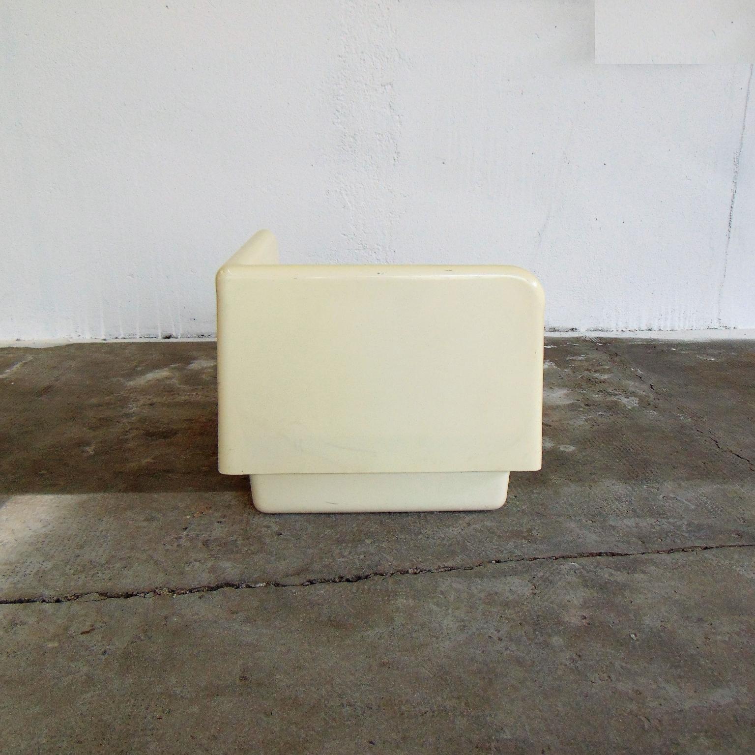 1970 Coffee Table Thermoformed White Plastic, Studio Da, by Sormani, Italy 1