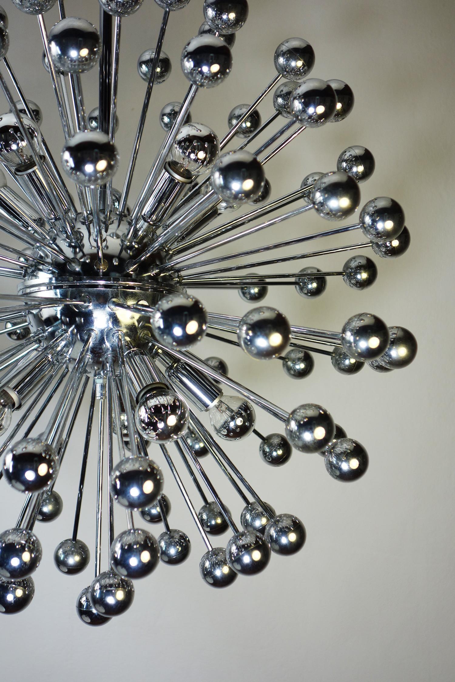 Allemand Plafonnier allemand Cosack de 1970 de conception de l'ère spatiale Sputnik en vente