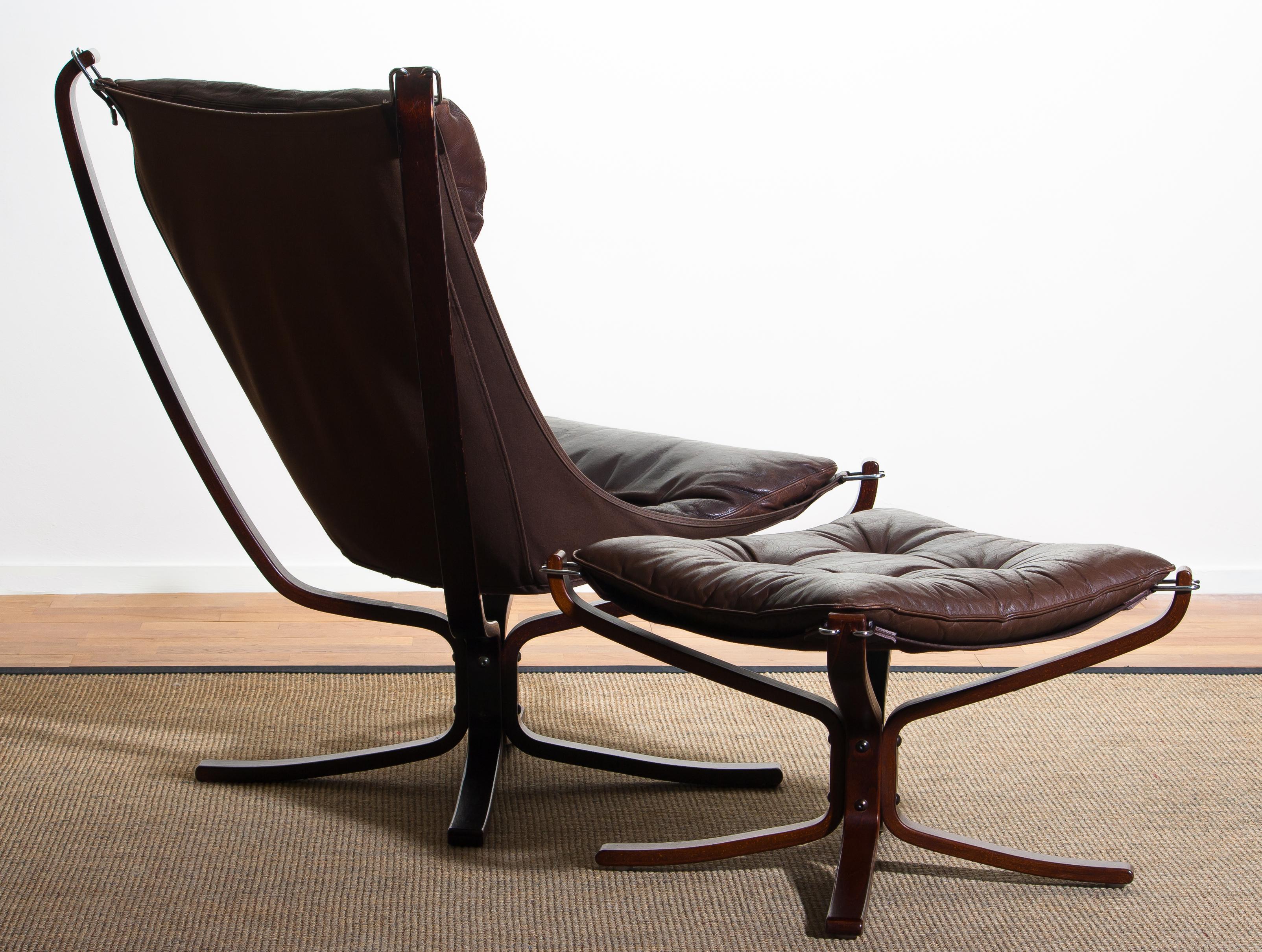 1970, Dark Brown Leather Sigurd Ressel Falcon Chair and Ottoman for Vatne Mobler In Good Condition In Silvolde, Gelderland