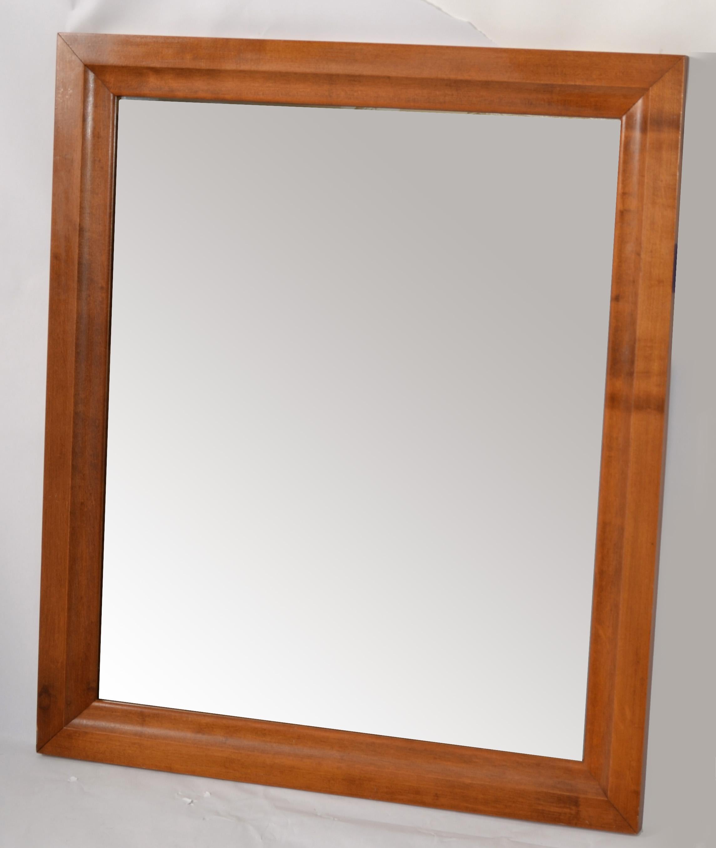 1970 Early American Traditional Maple Wood Rectangle Wall Mirror Moosehead In Good Condition For Sale In Miami, FL