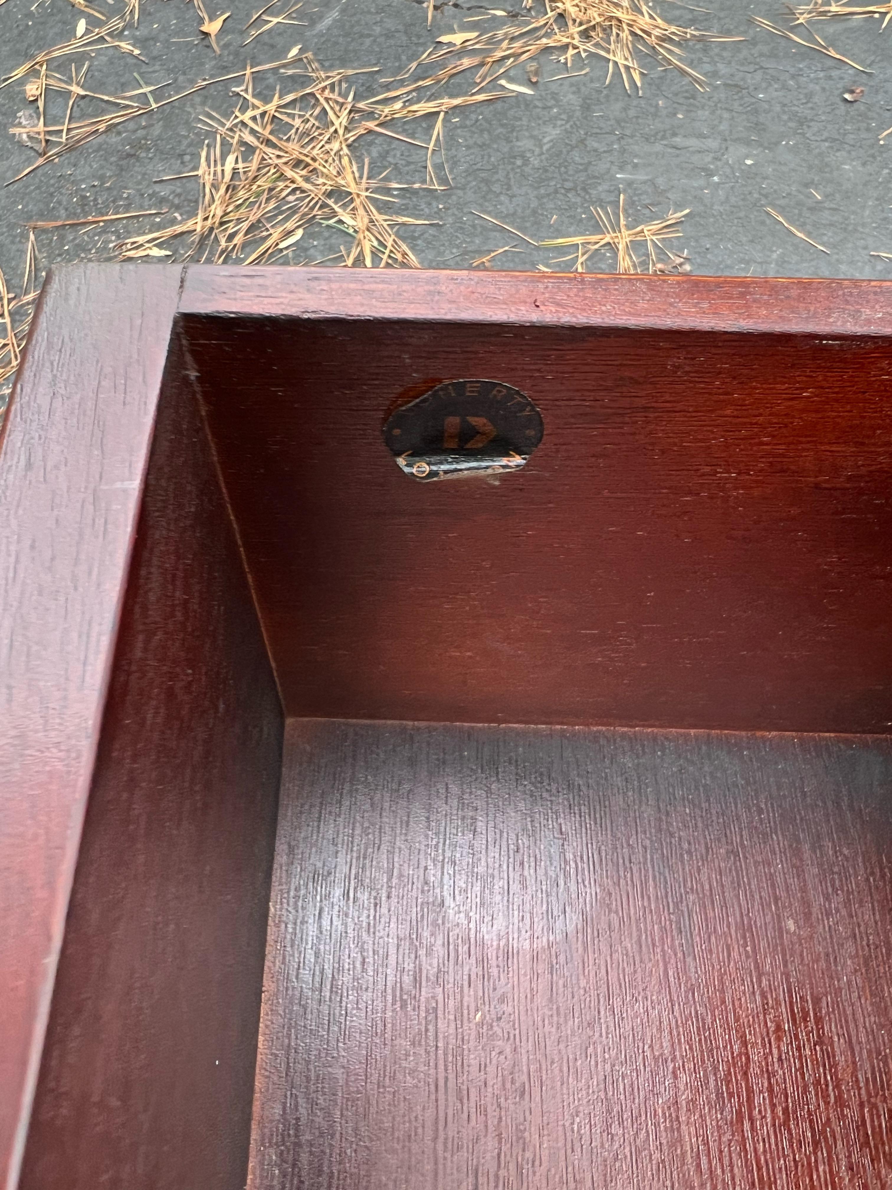 1970 English Mahogany and Leather Trunk / Table by Doherty of London For Sale 1