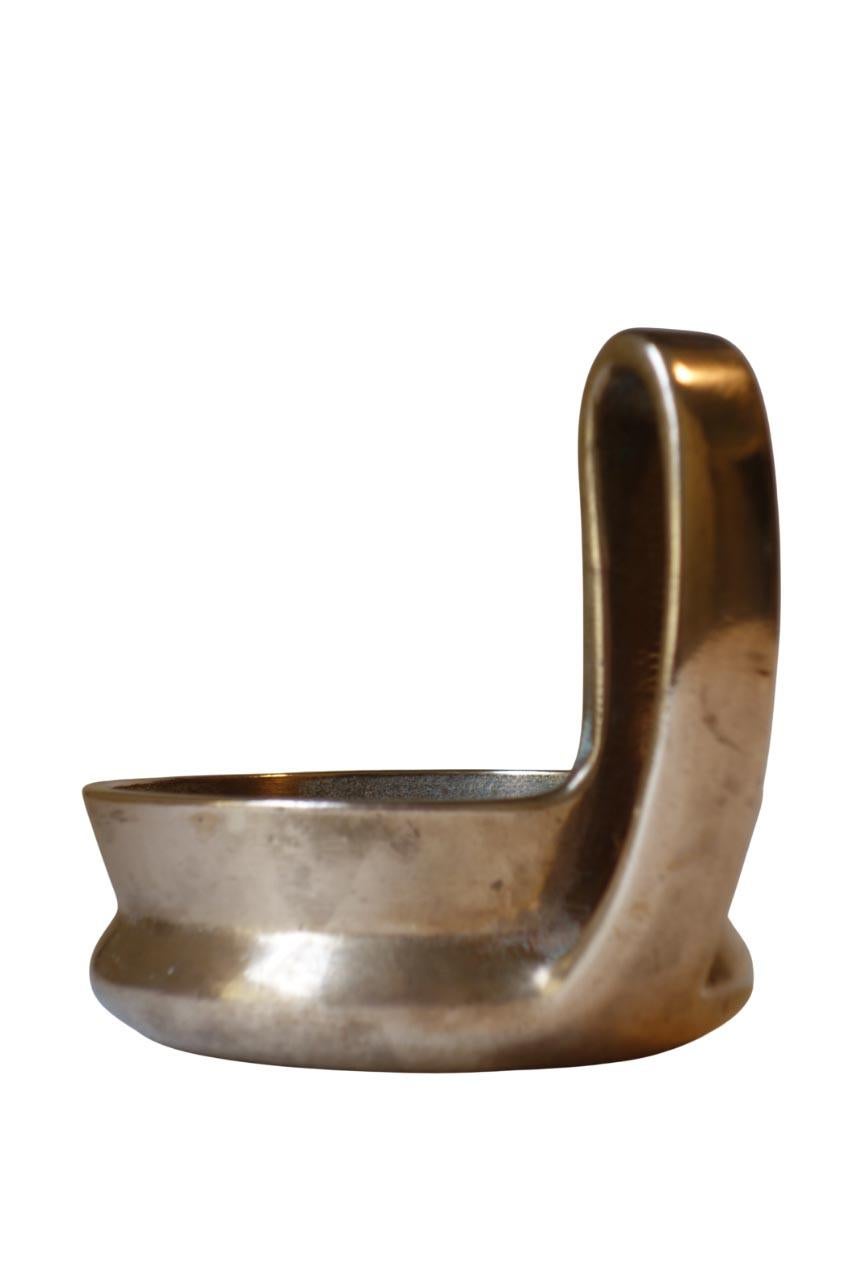 Boule de Sculpture
Esa Fedrigolli
ESART
Italie, 1970

Bol en bronze
Enseigne d'artiste gravée

Très bonne condition