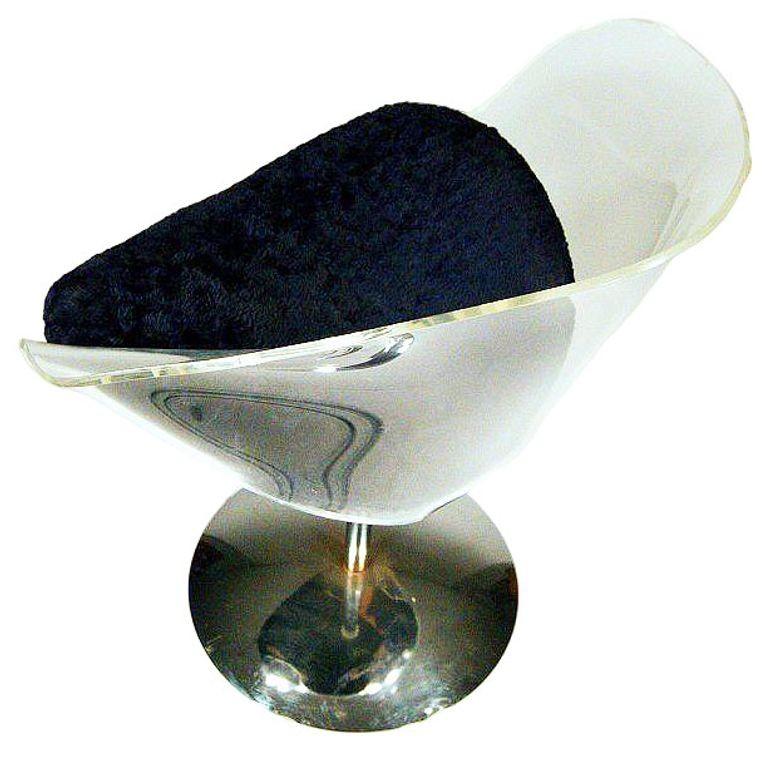 1970 Estelle Laverne Inspired Lucite & Chrome Swivel Tulip Chairs, Pair Excellent état - En vente à Van Nuys, CA