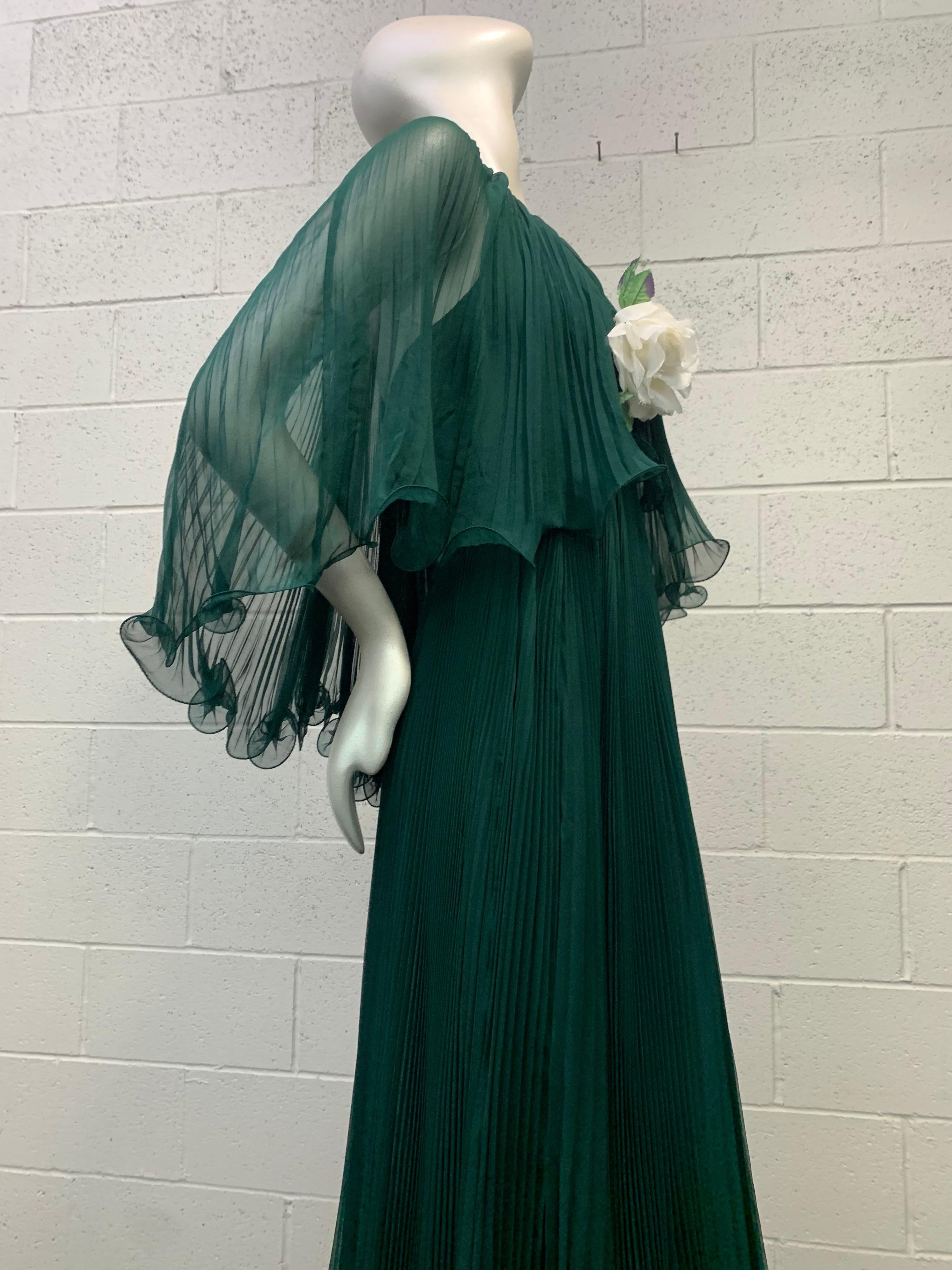 Robe dos nu plissée accordéon en mousseline de soie vert forêt avec ourlet pull complet, 1970 en vente 7
