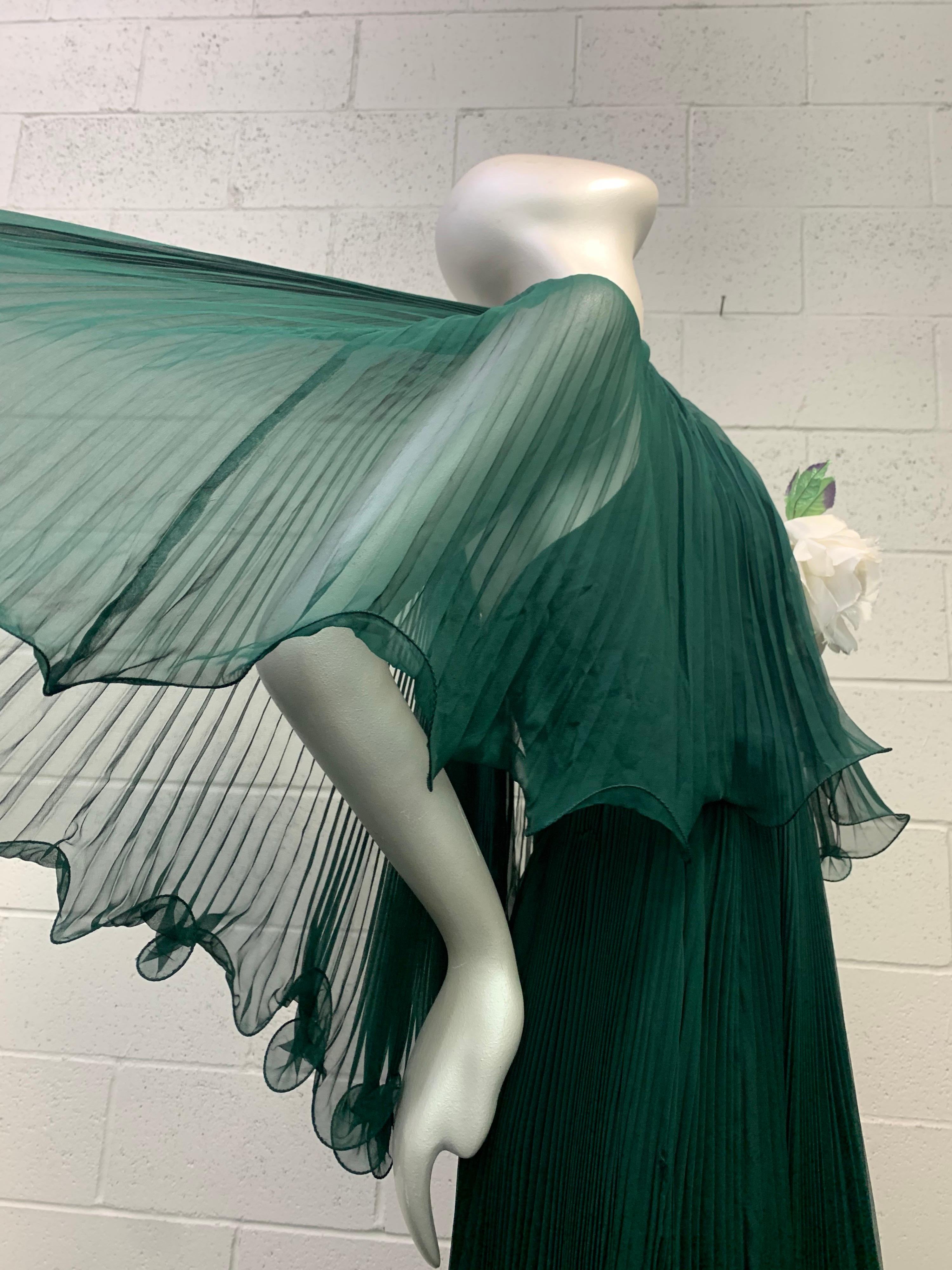 1970 Forest Green Silk Chiffon Accordion Pleated Halter Dress W/ Full Sweep Hem For Sale 5