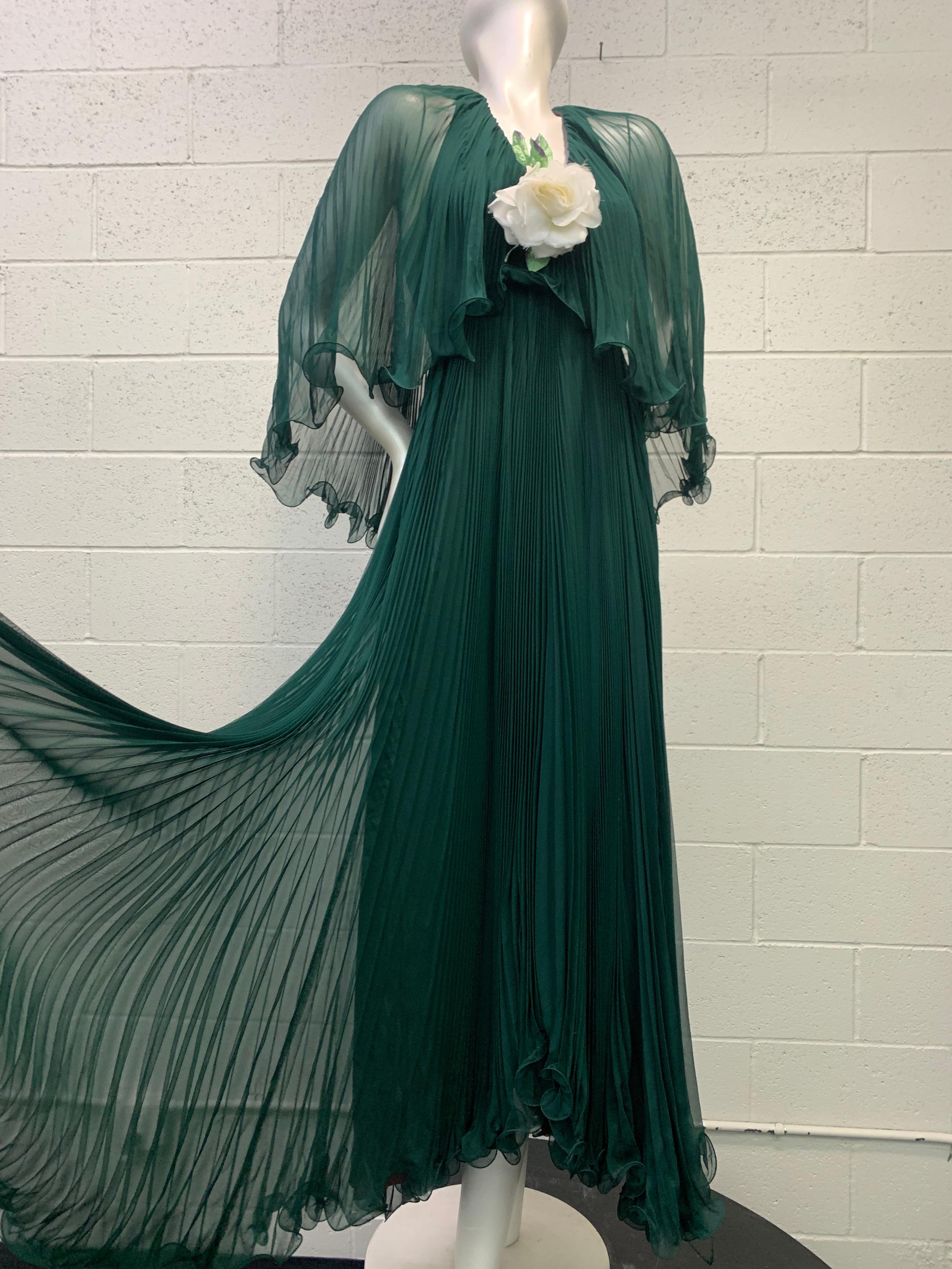 Robe dos nu plissée accordéon en mousseline de soie vert forêt avec ourlet pull complet, 1970 en vente 9