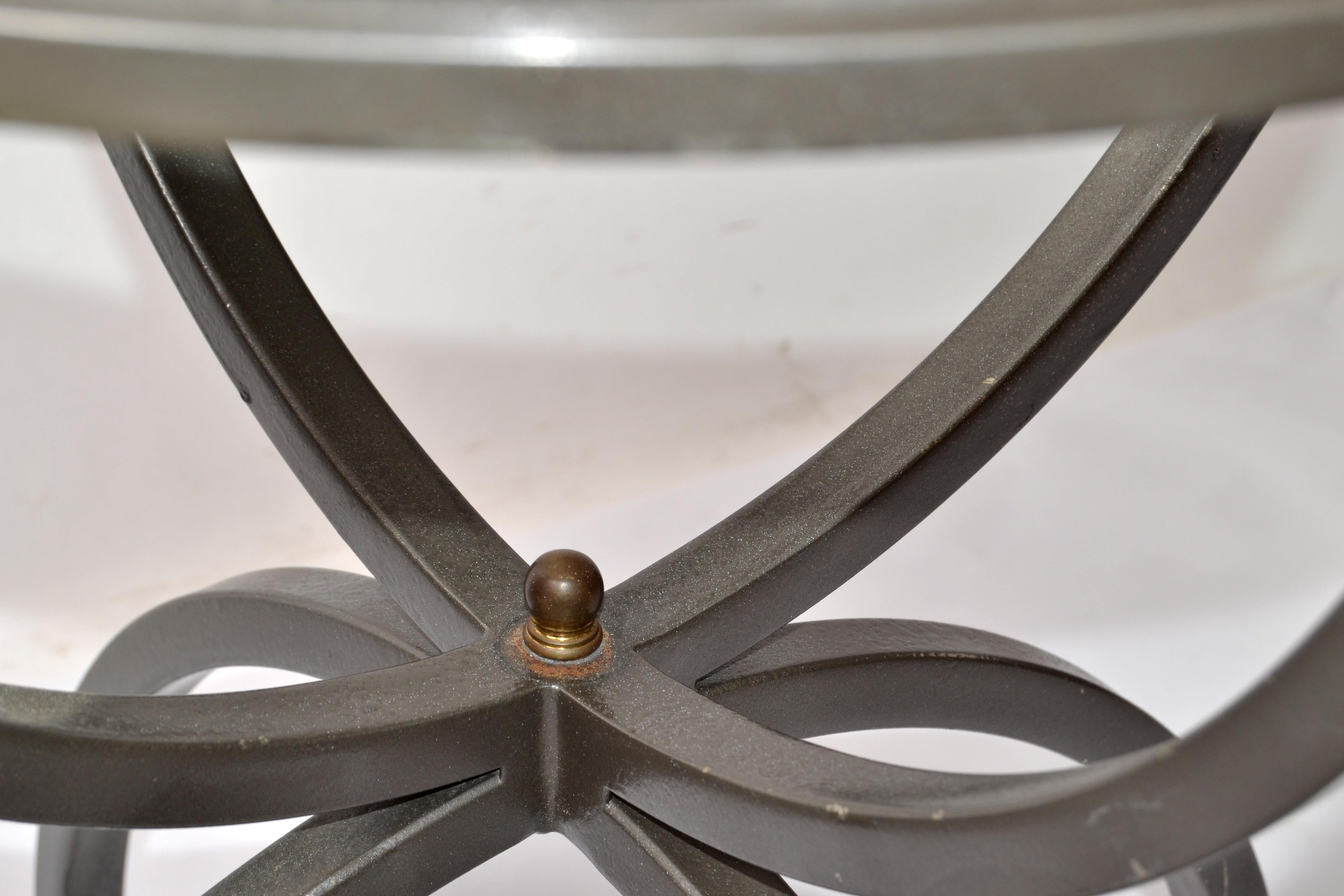 1970 French Style Bend Steel Round Glass Top End Side Drink Table Brass Finial In Good Condition For Sale In Miami, FL