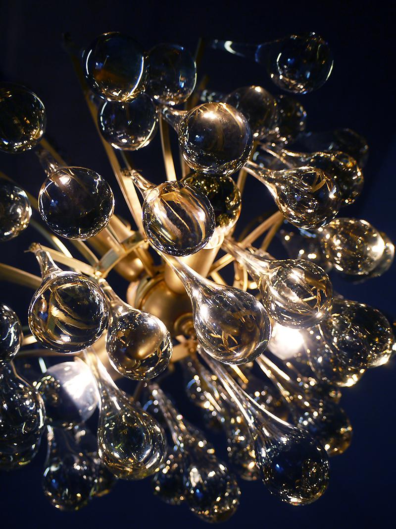 1 'of 2' 1970 Germany Palwa Tear Drop Chandelier Murano Glass and Brass In Good Condition For Sale In Niederdorfelden, Hessen