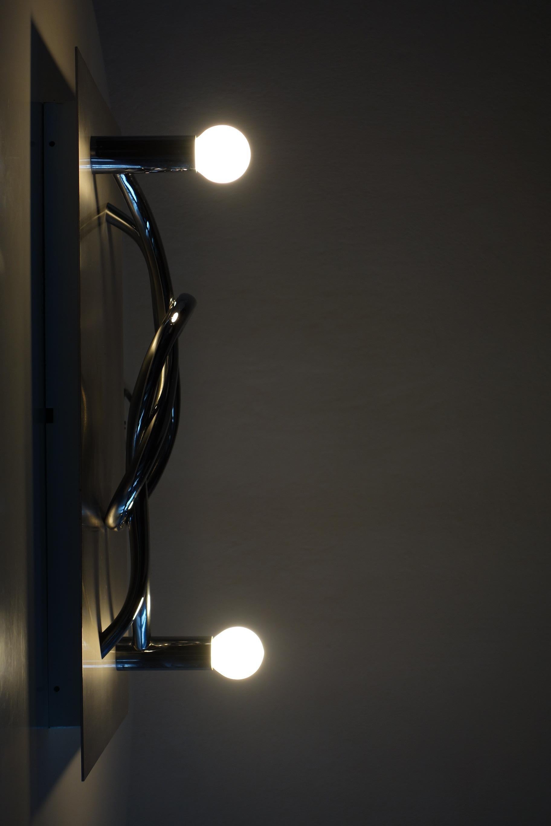 1970 Giacomo Benevelli Missaglia Italian Design Steel Sculpture Wall Lamp For Sale 6
