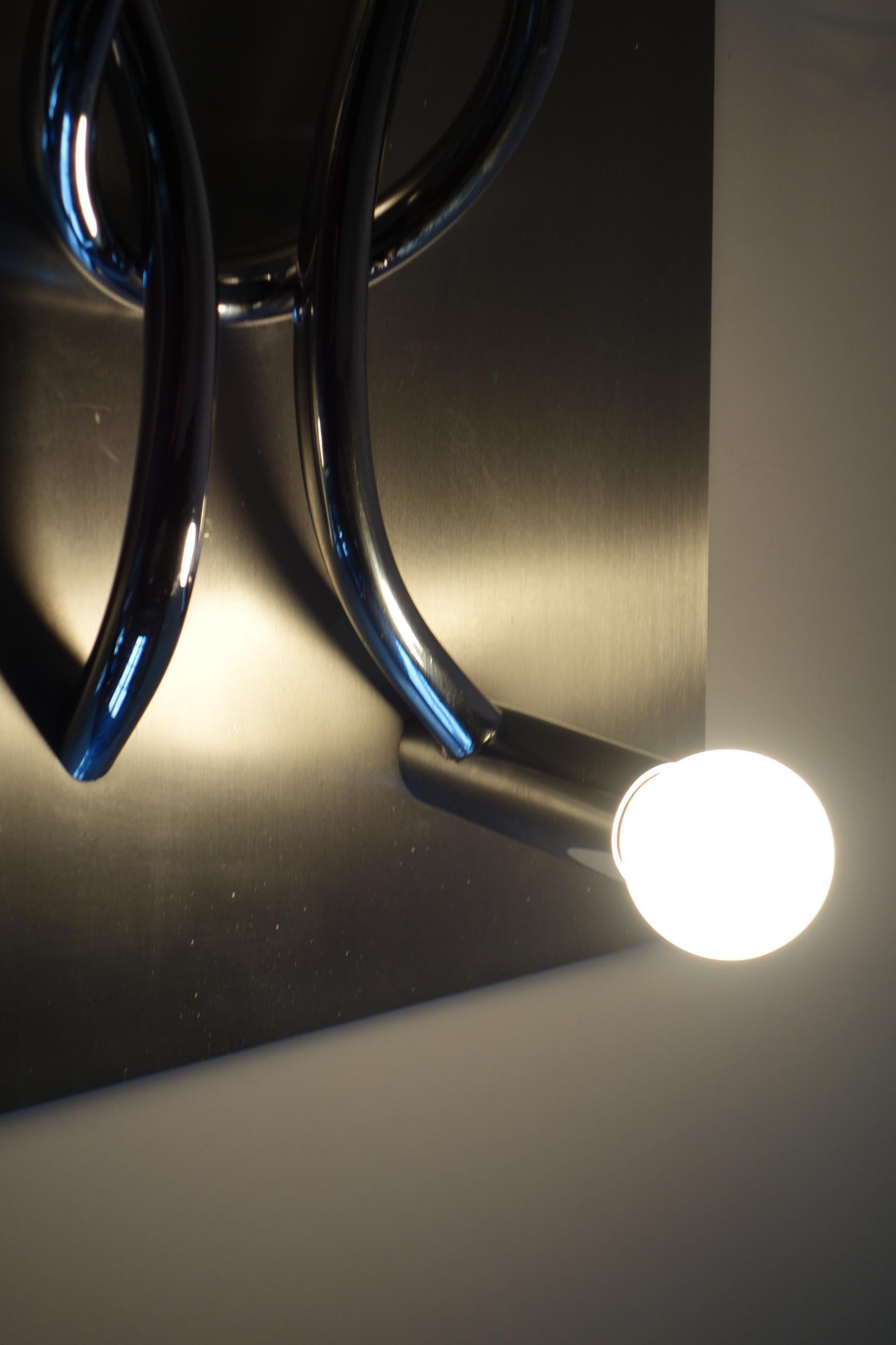 1970 Giacomo Benevelli Missaglia Italian Design Steel Sculpture Wall Lamp For Sale 8