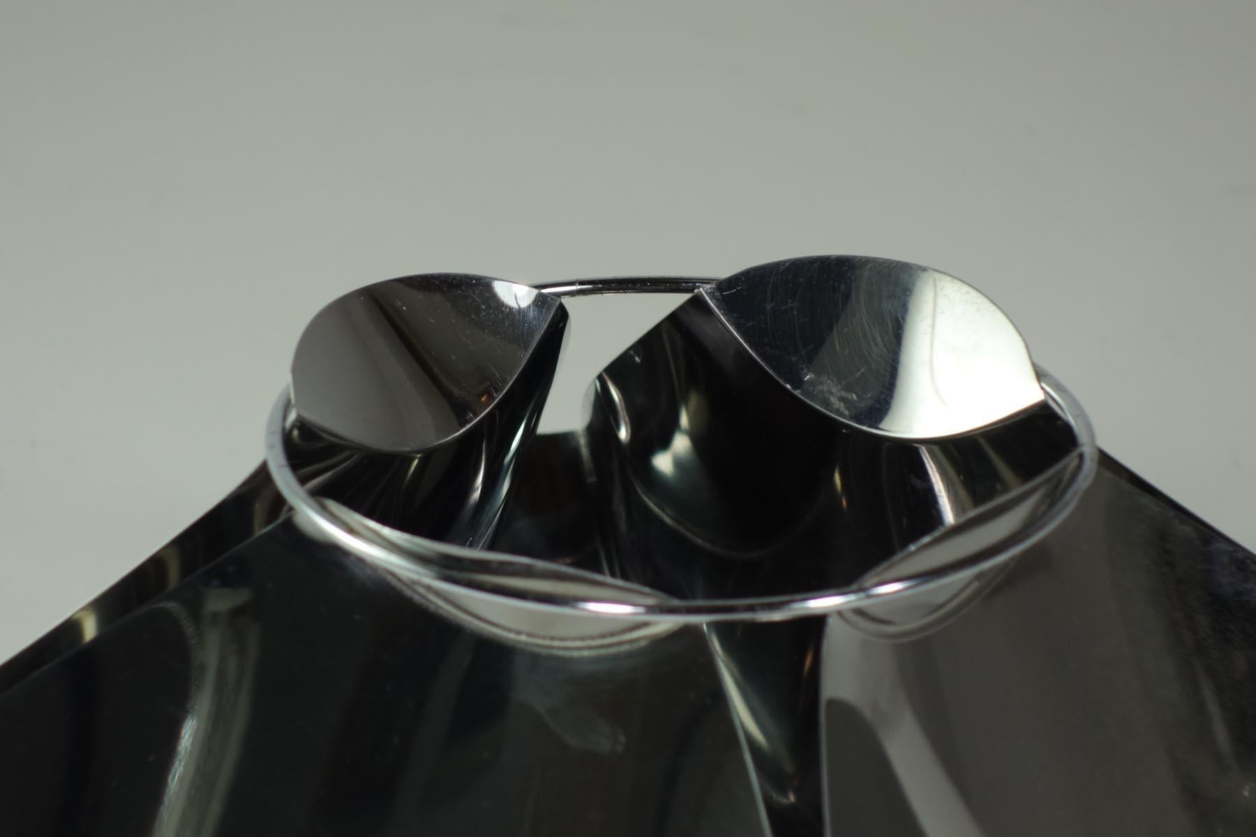 1970 Gian Casè Robots Modernistas Italianos Sersign Centro de mesa Jarrón de acero en Bueno estado para la venta en Brescia, IT