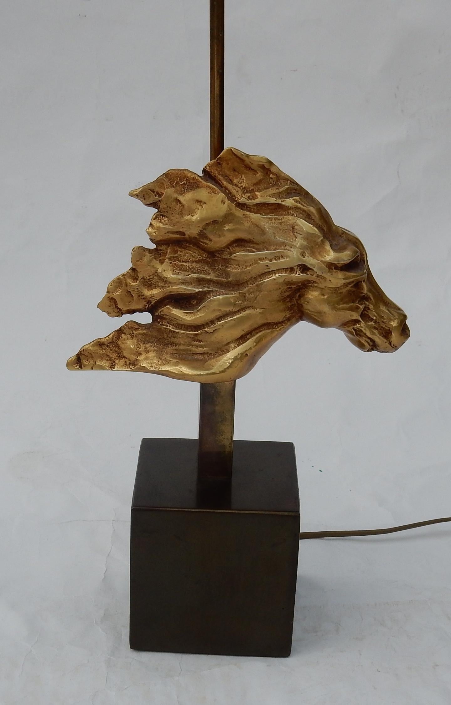 French 1970 Gilt Bronze Horse Head Decor Lamp in the Style of Duval Brasseur Unsigned For Sale