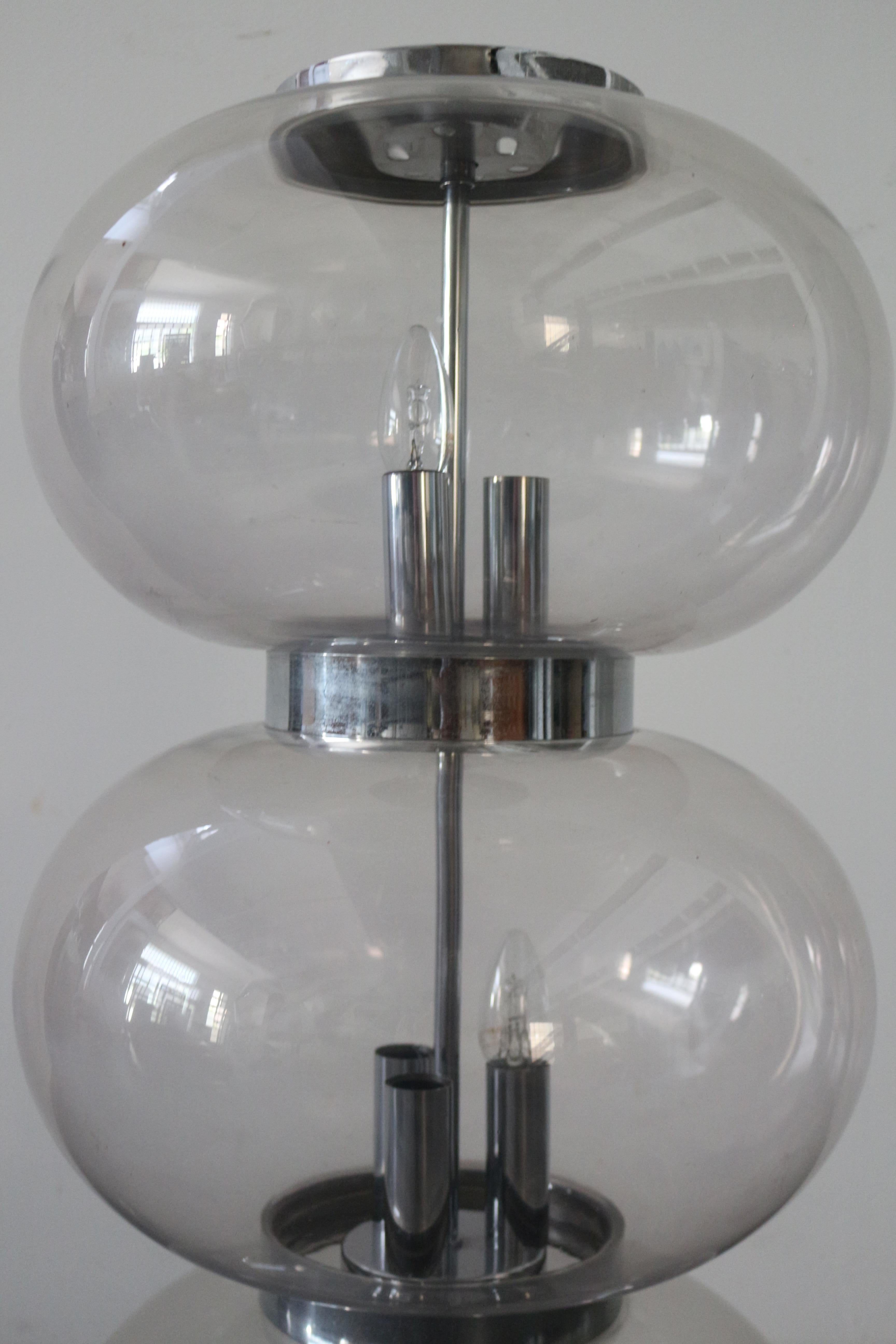 1970, Glass Lamp In Excellent Condition In Perpignan, FR