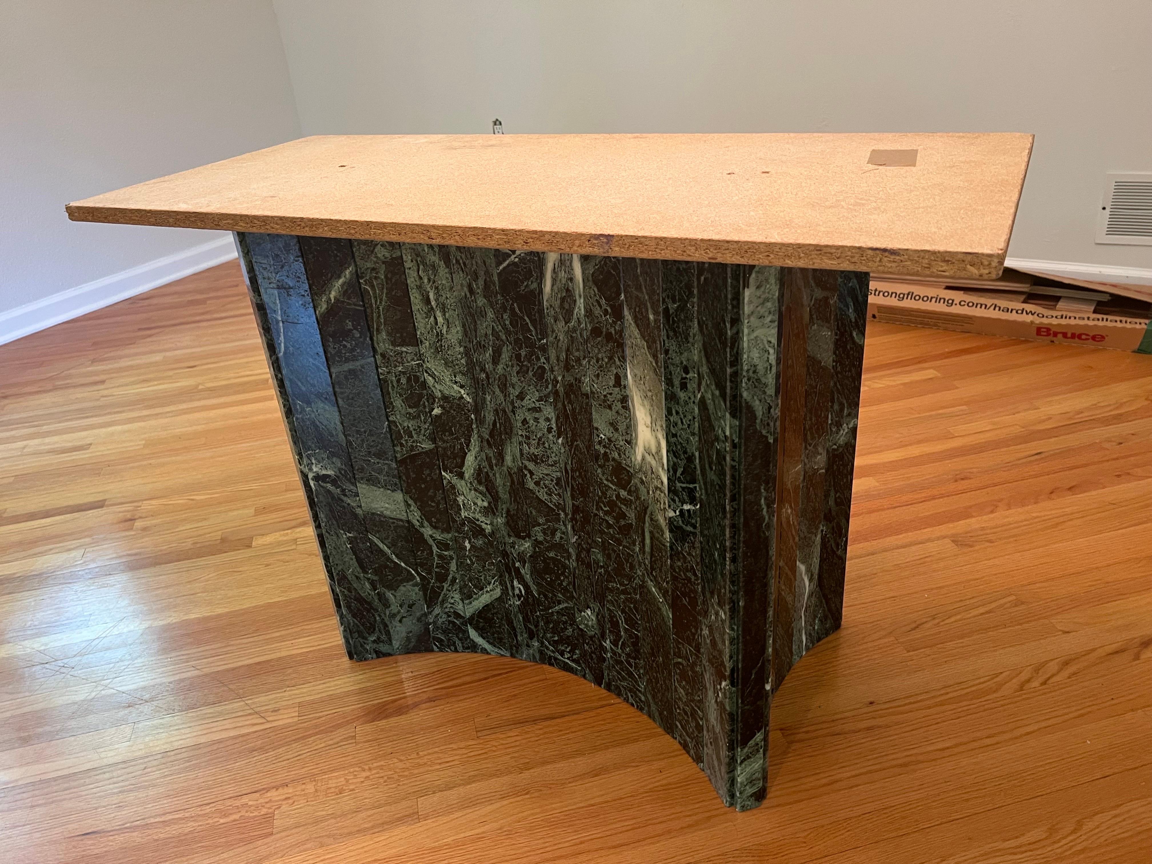 1970 Green Marble Stone Dining Table, made in Italy In Good Condition For Sale In Staten Island, NY