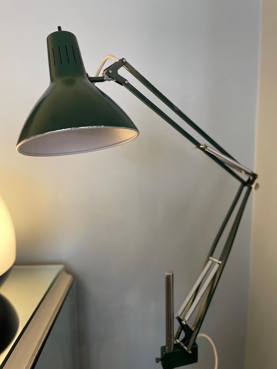 italien Lampe Naska verte de 1970 en vente