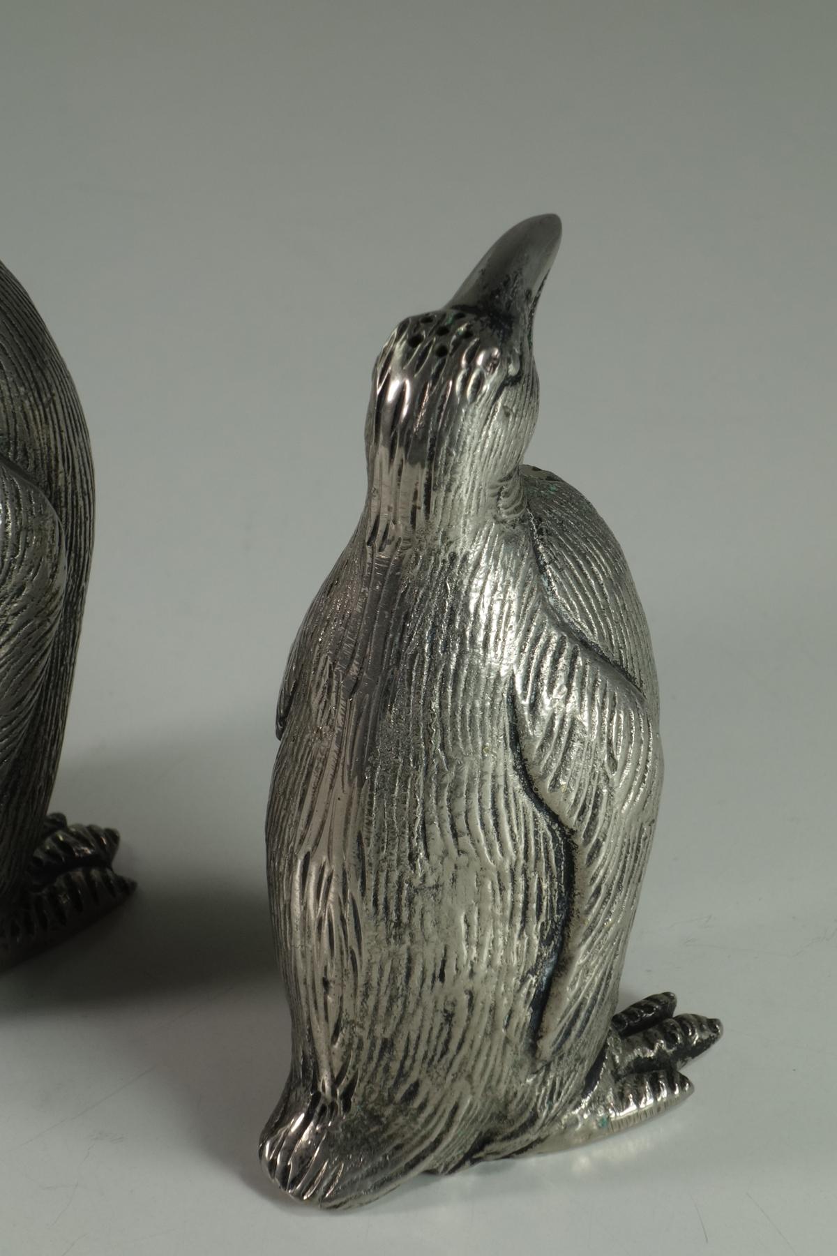 1970 Gucci Salero y Pimentero Pingüino Italiano Metal Plateado en Bueno estado para la venta en Brescia, IT