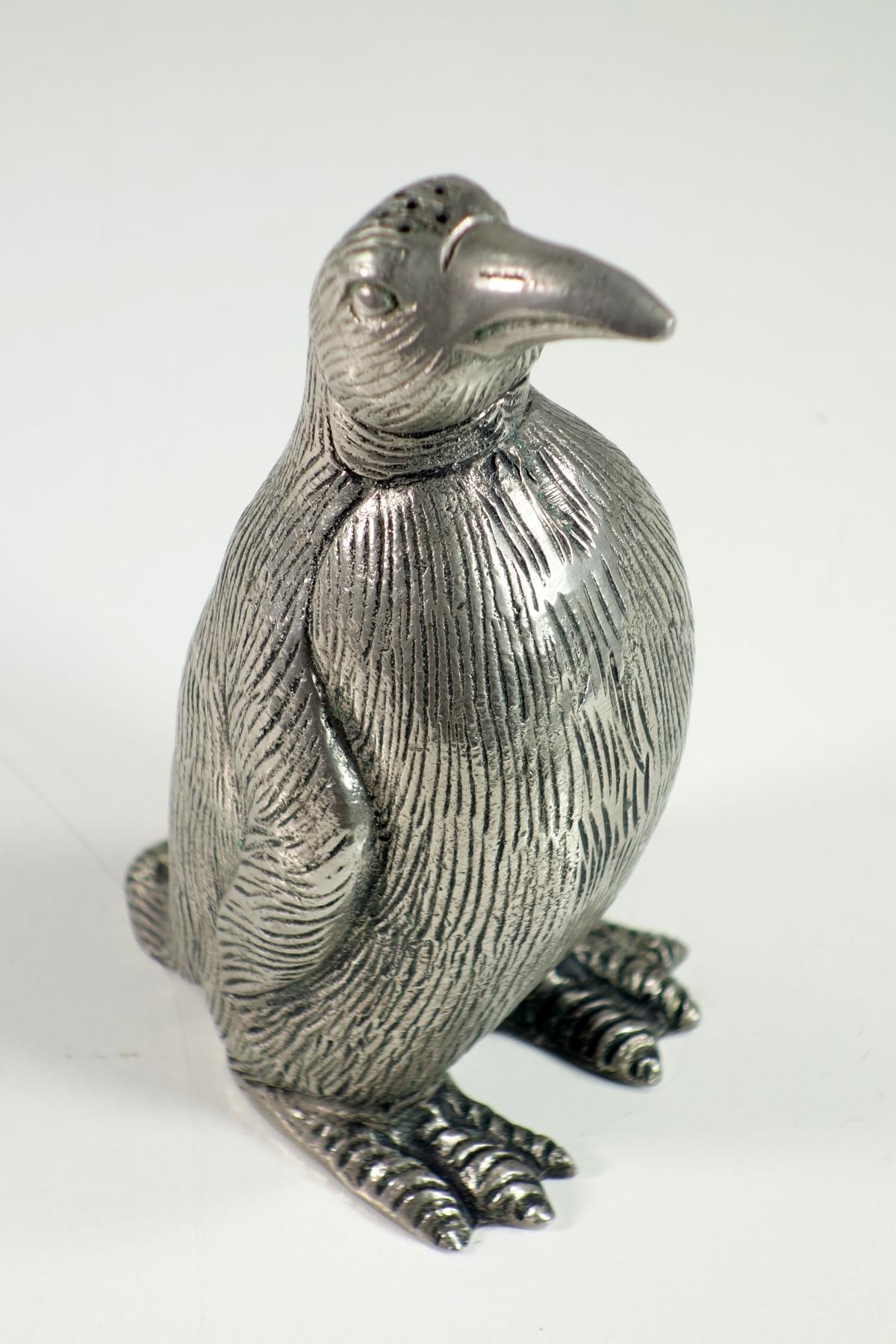 1970 Gucci Salero y Pimentero Pingüino Italiano Metal Plateado Late 20th Century en venta