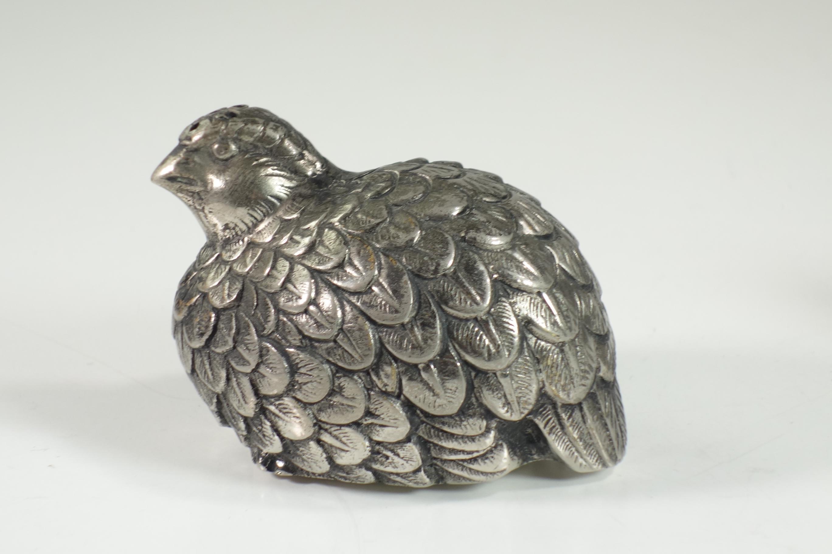 1970 Gucci salero y pimentero de codorniz italiana de metal plateado Italian en venta
